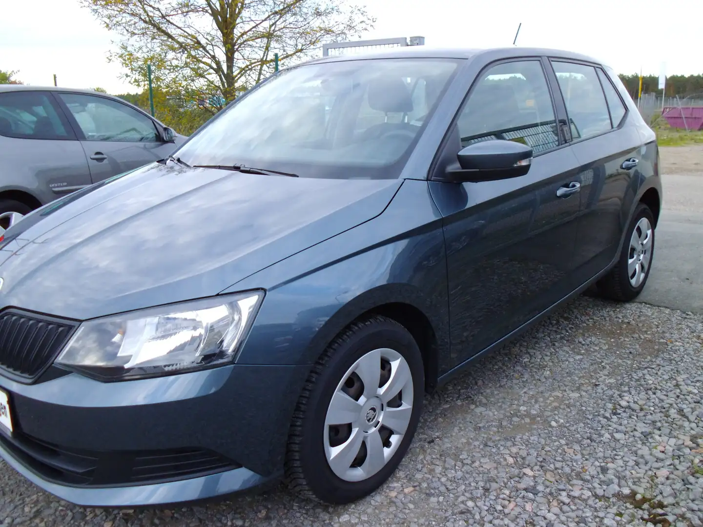 Skoda Fabia 1.0 MPI Cool Plus/2.Hand/Klima/EURO 6/Start-Stop.. Grau - 2