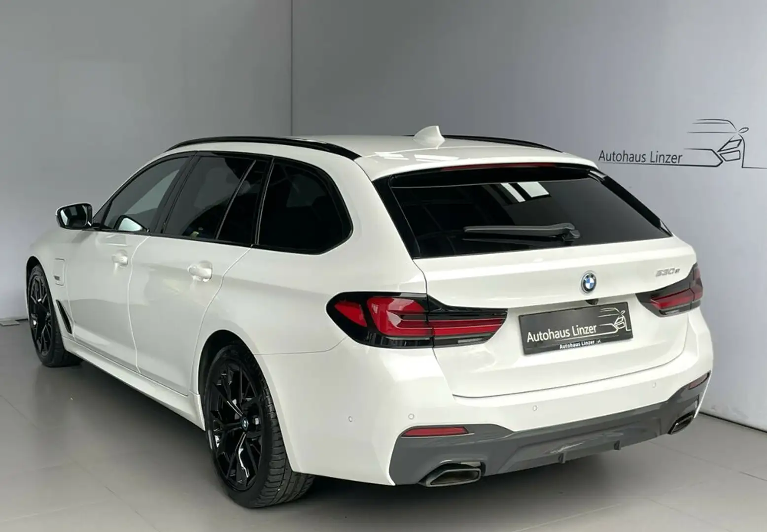 BMW 530 e MSport *LED*HuD*Sportsitz*AmbientB*DAB*Kamera Weiß - 2