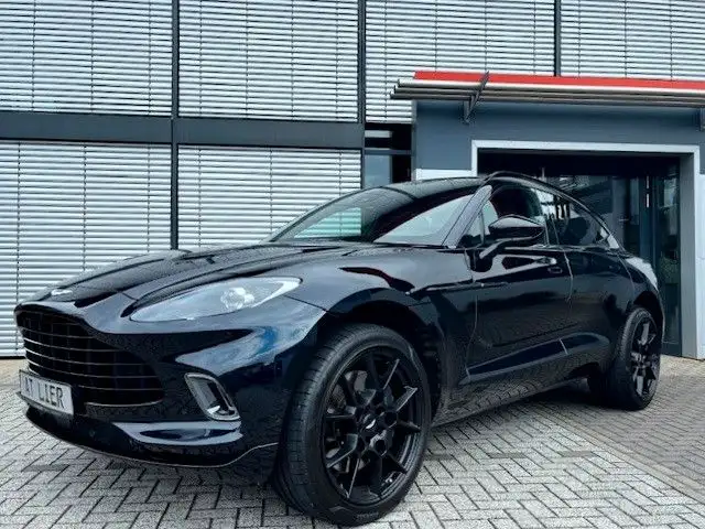Aston Martin DBX 4.0 V8