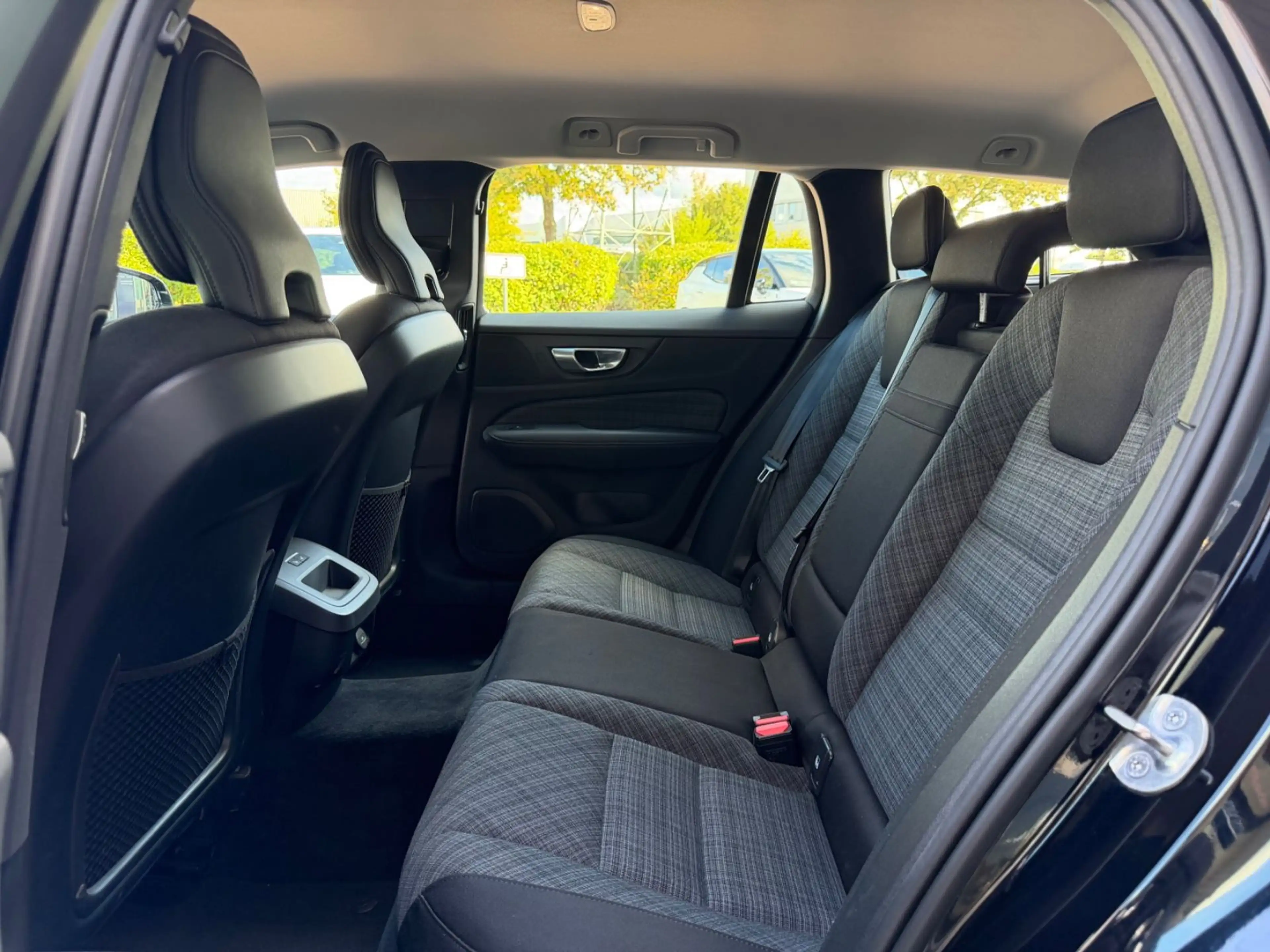 Volvo V60 B4 D Auto Core — photo 12