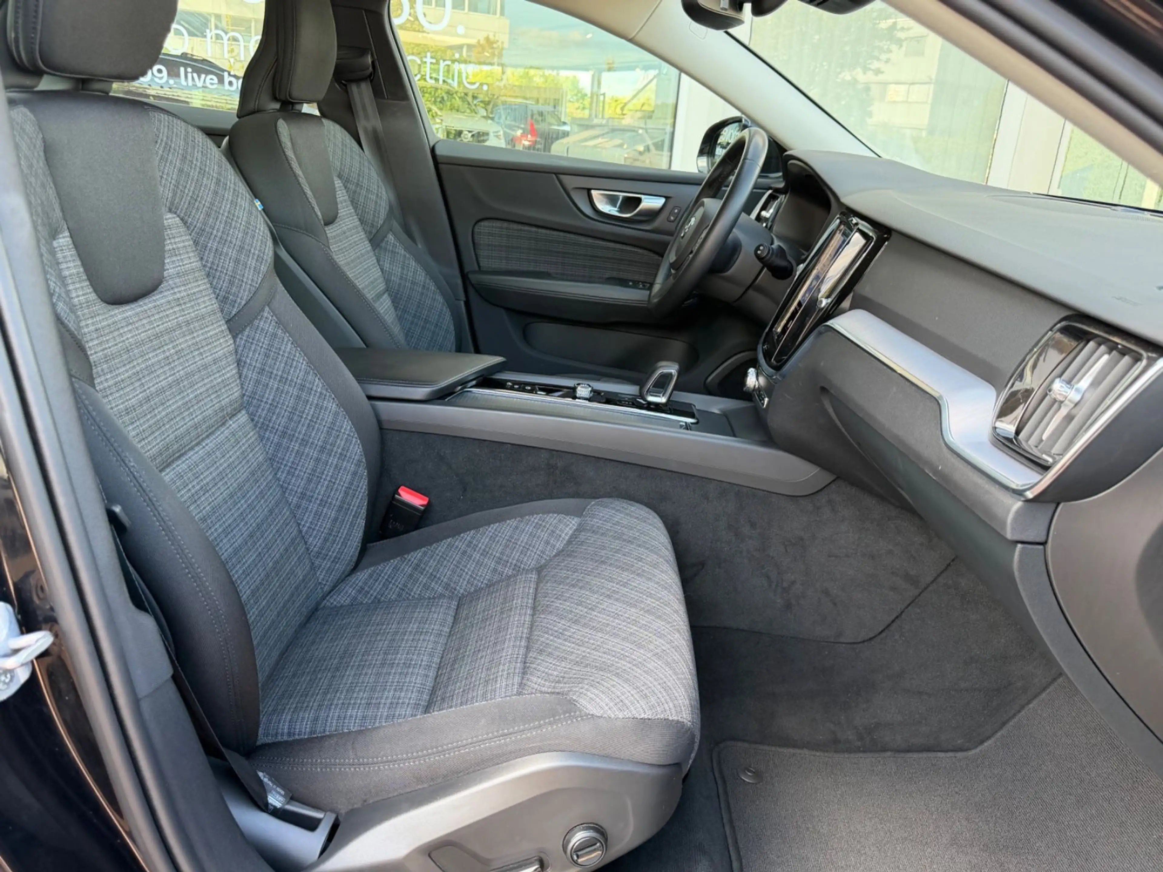 Volvo V60 B4 D Auto Core — photo 7