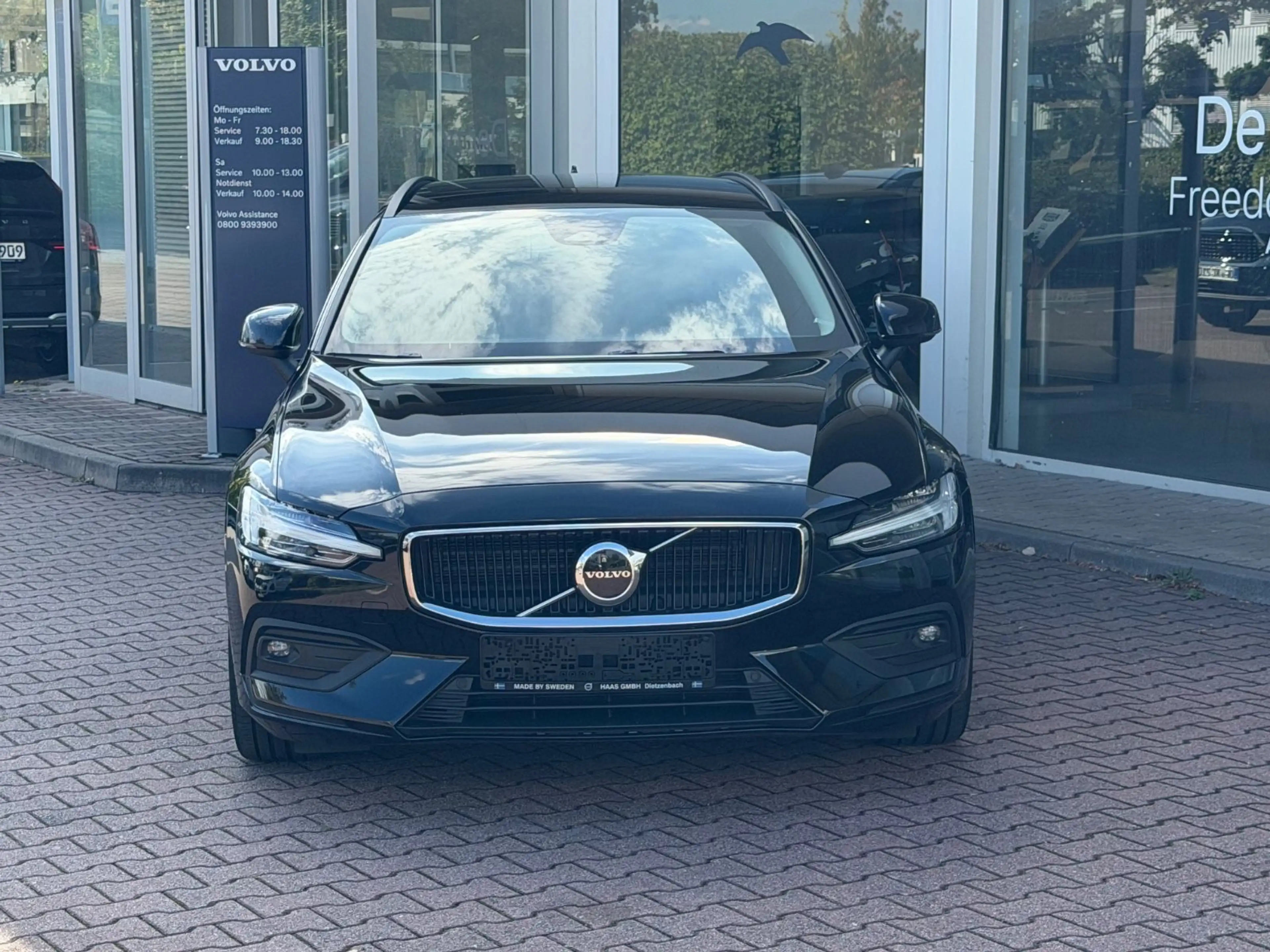 Volvo V60 B4 D Auto Core — photo 3