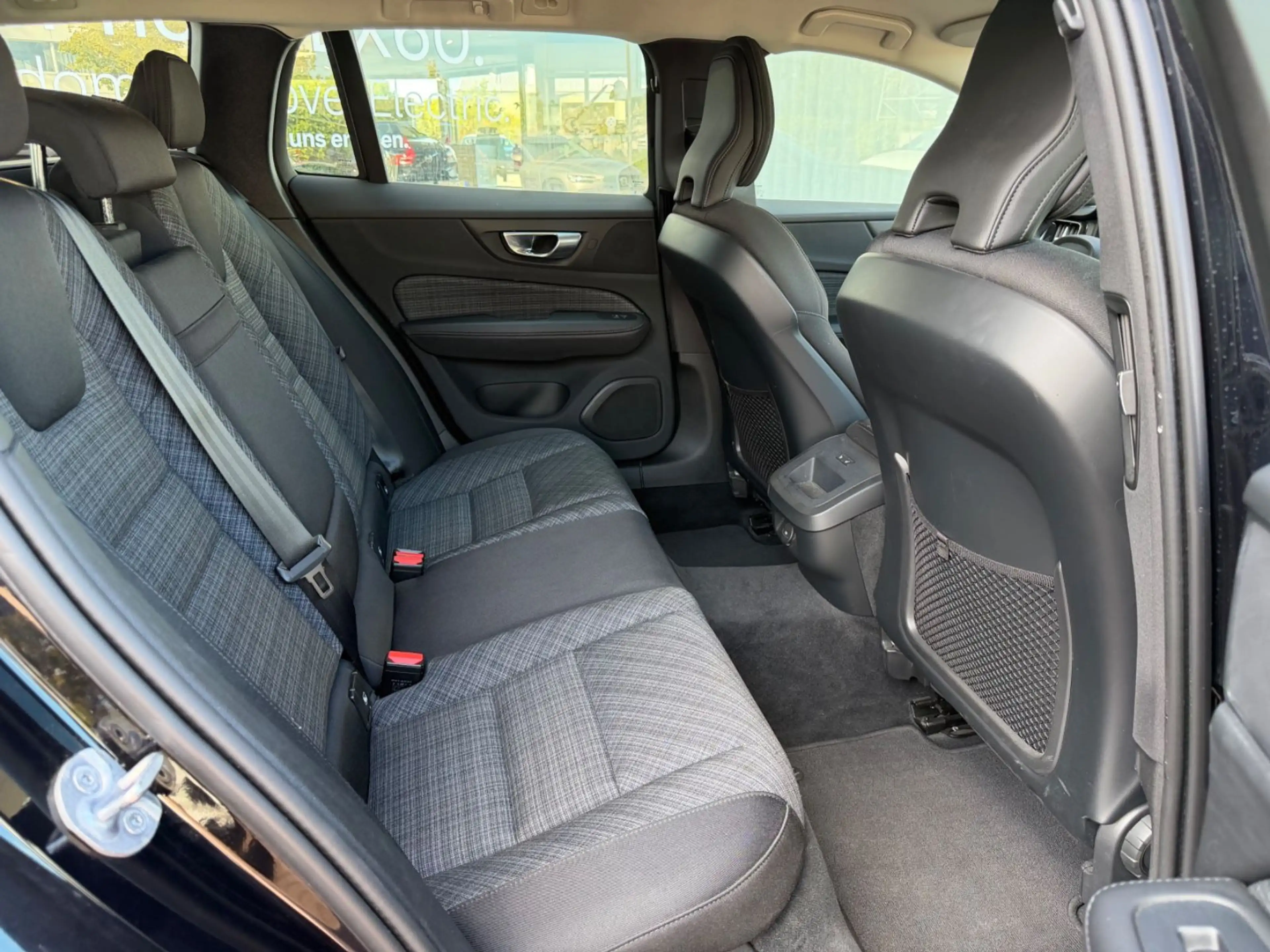 Volvo V60 B4 D Auto Core — photo 11