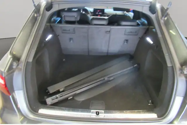 Audi A4 view 5
