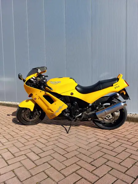 Triumph Daytona 900 - foto 6