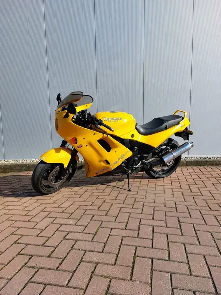 Triumph Daytona 900 - foto 4