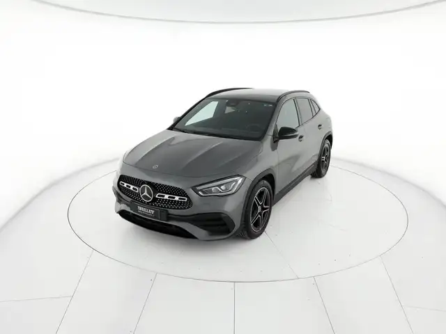 Mercedes-Benz GLA 220 220 d premium 4matic auto