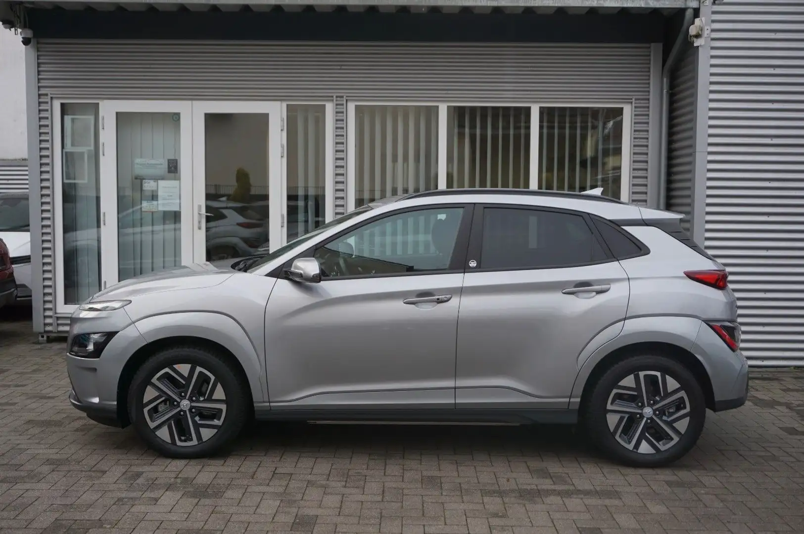 Hyundai KONA 30 Jahre Navi KRELL Temp Carplay LKA LenkHz Срібний - 1