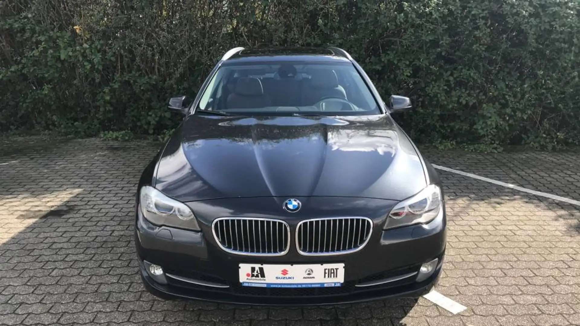 BMW 530 d 3.0 xDrive Touring Grau - 2