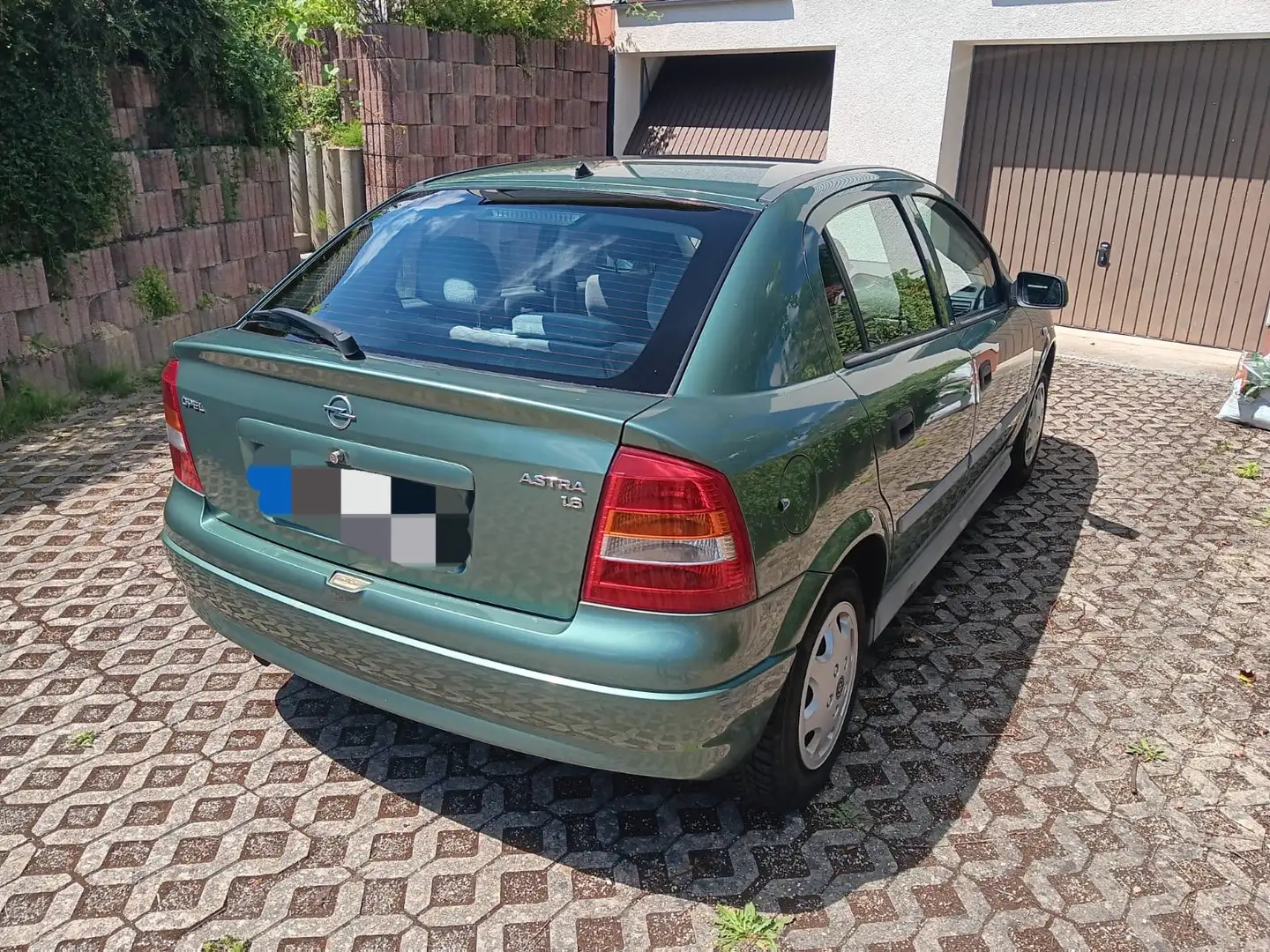 Opel Astra Astra 1.6 Elegance Grün - 2