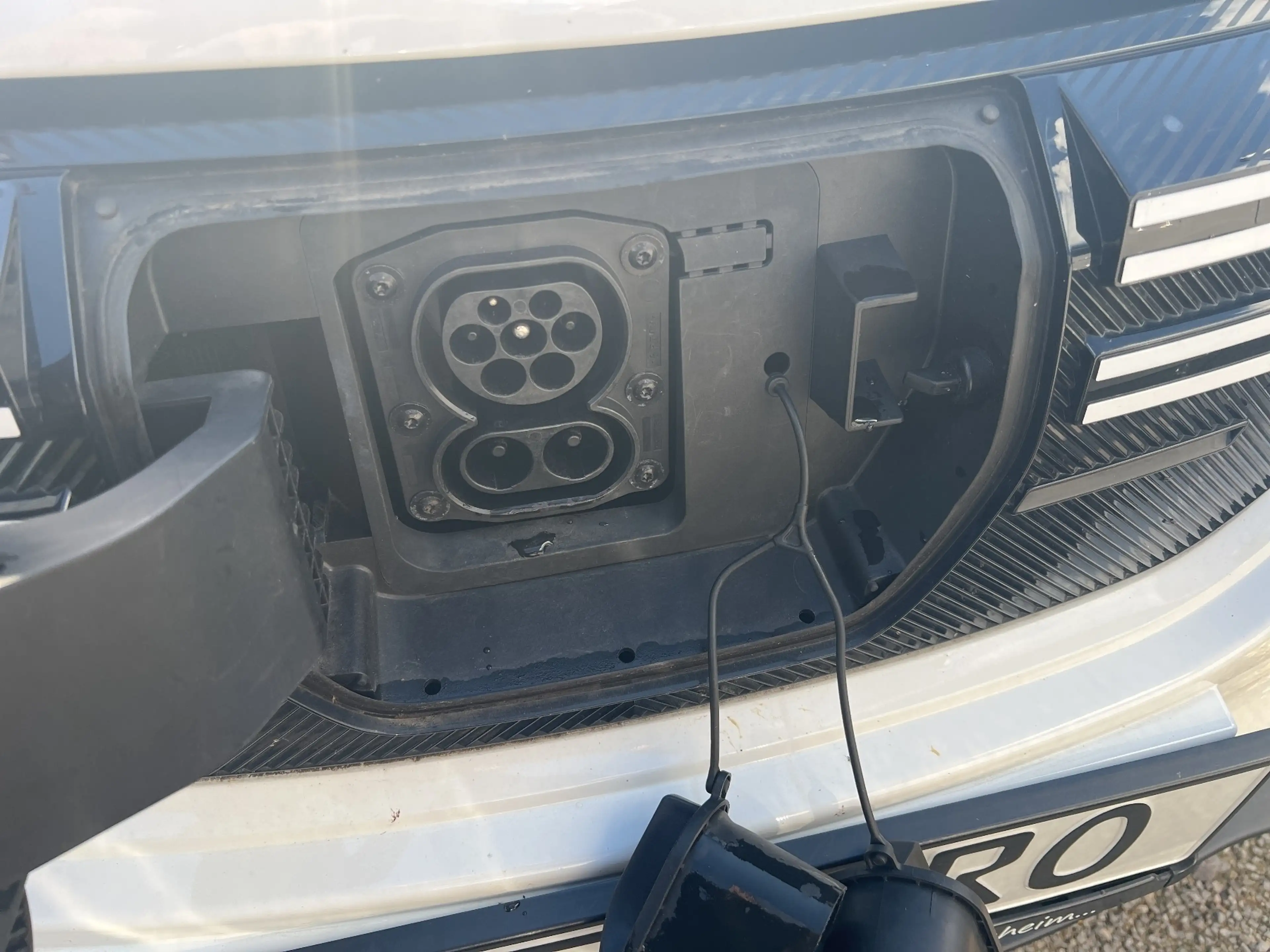 Dacia Spring Electric 45 Essential Batterie 90 % CCS R-Kamera — photo 9