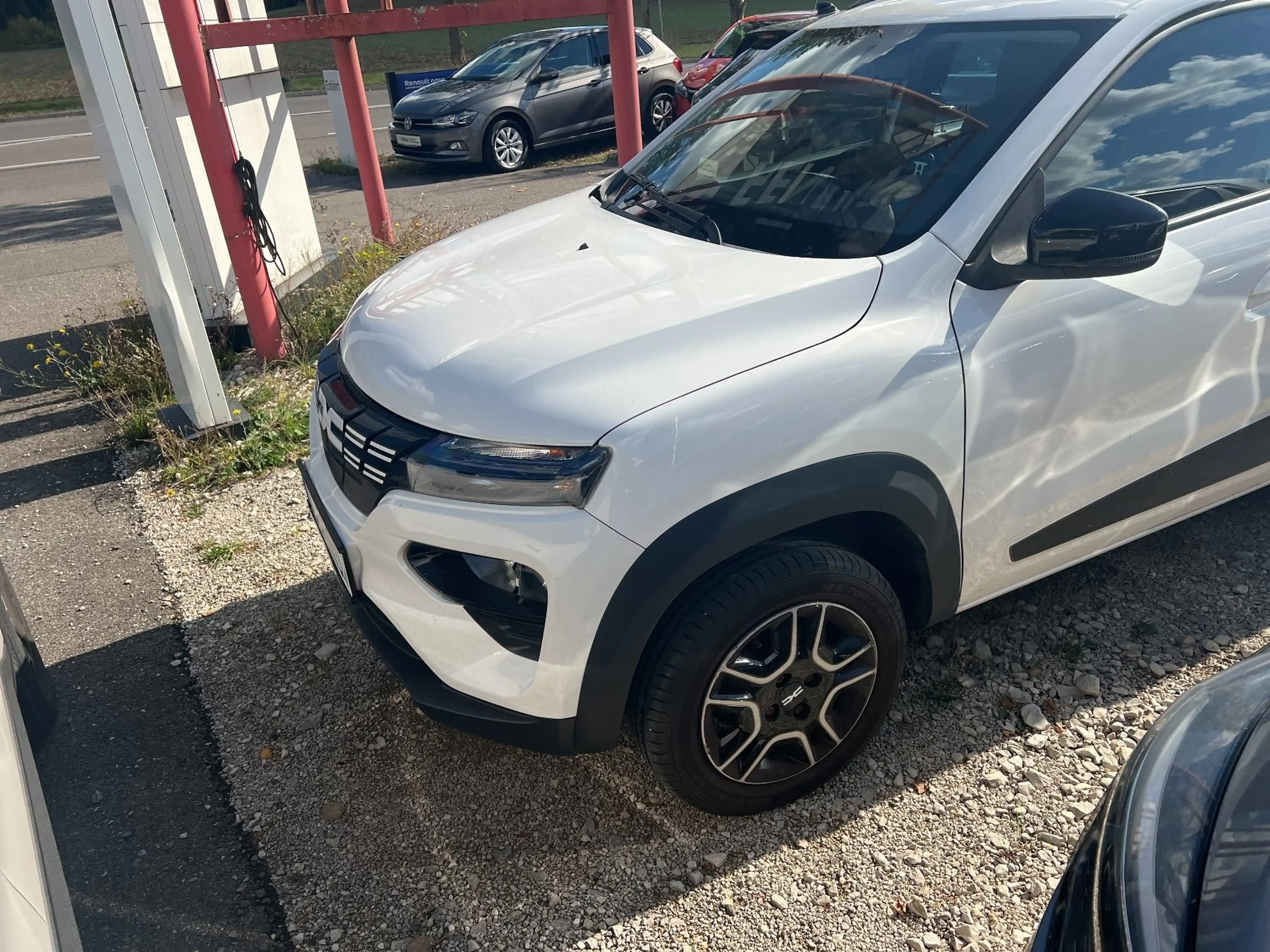 Dacia Spring Electric 45 Essential Batterie 90 % CCS R-Kamera — photo 8