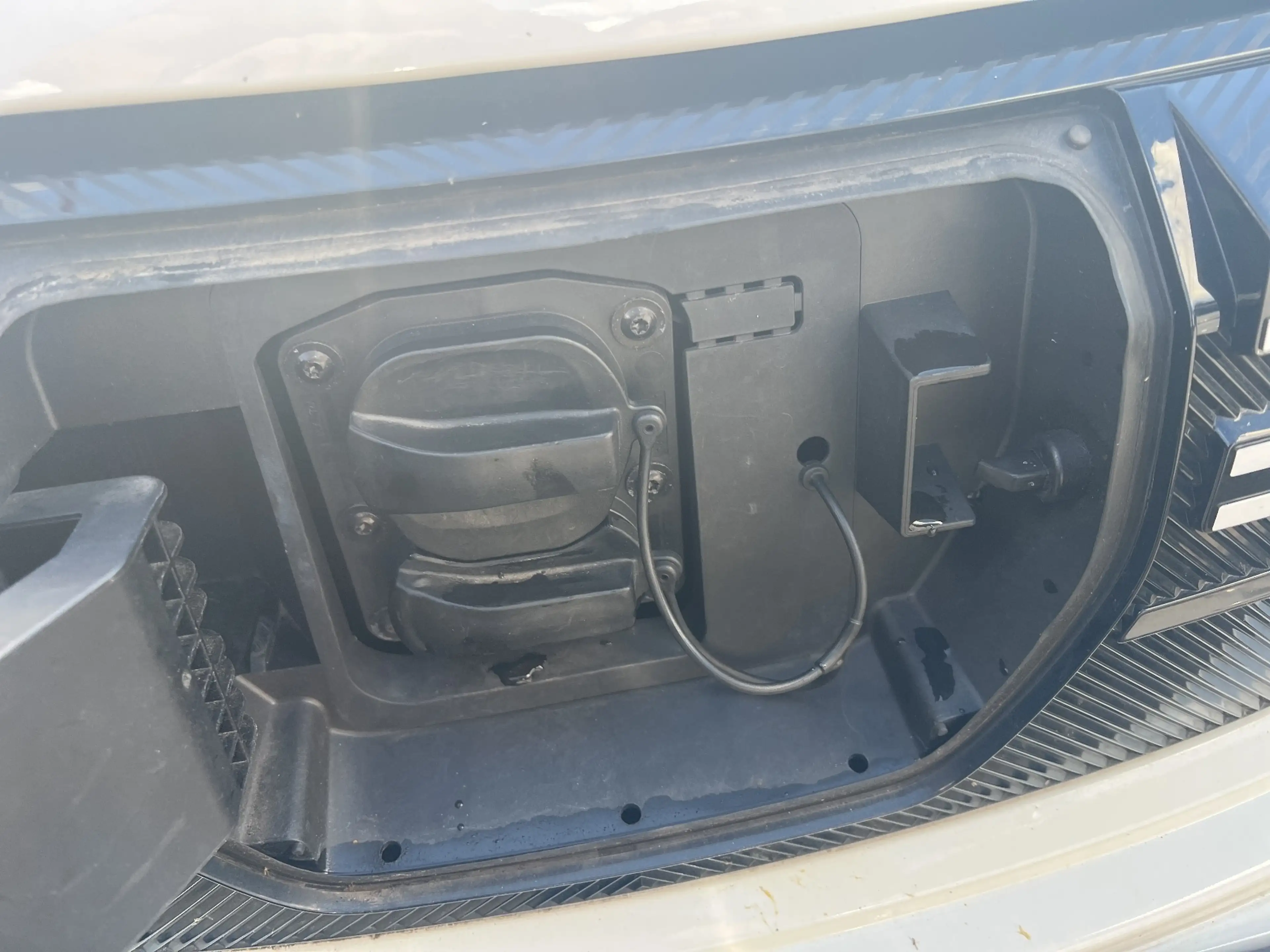 Dacia Spring Electric 45 Essential Batterie 90 % CCS R-Kamera — photo 10