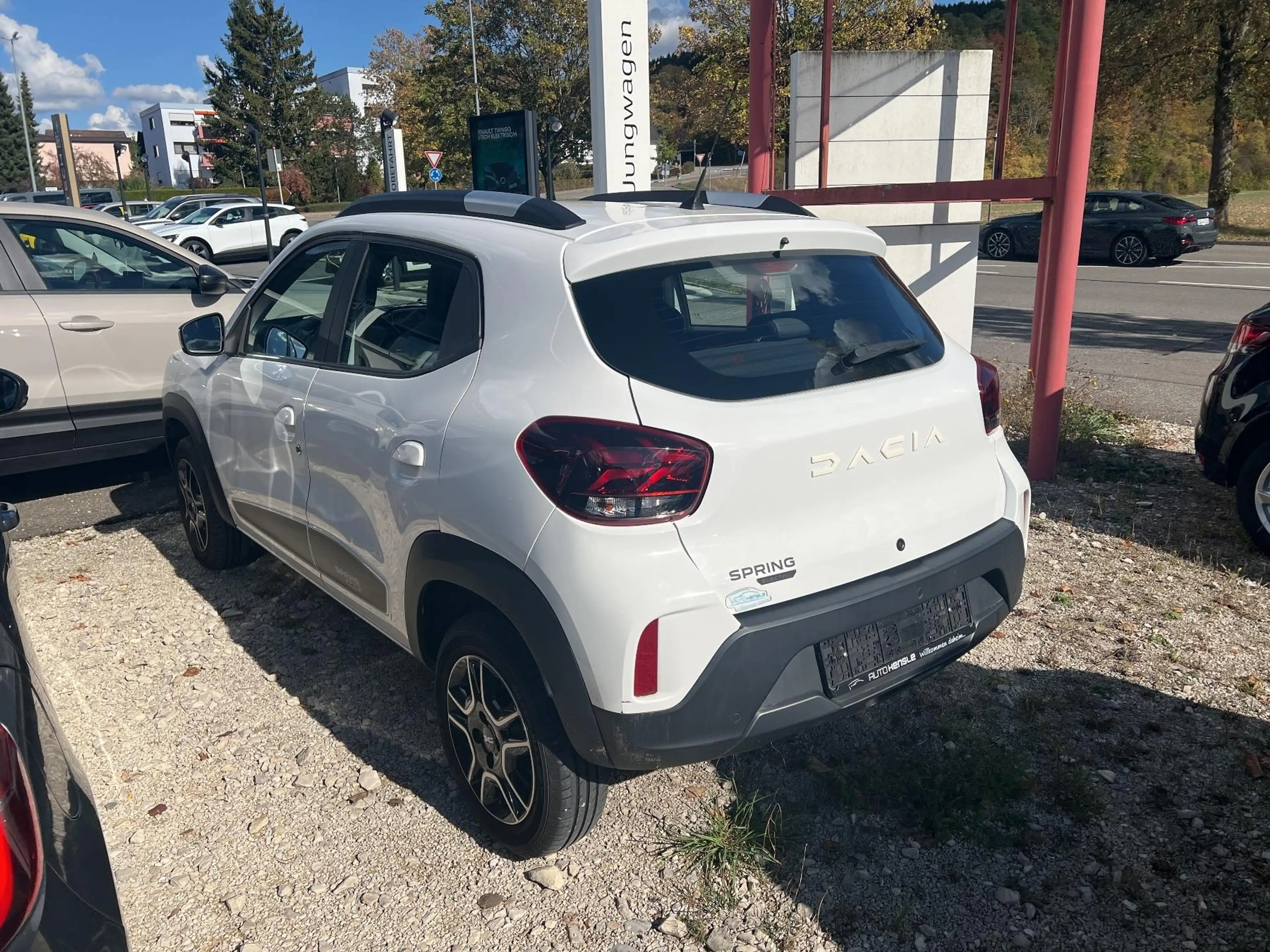Dacia Spring Electric 45 Essential Batterie 90 % CCS R-Kamera — photo 4
