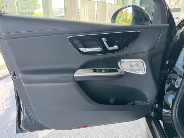 Mercedes-Benz GLC view 7