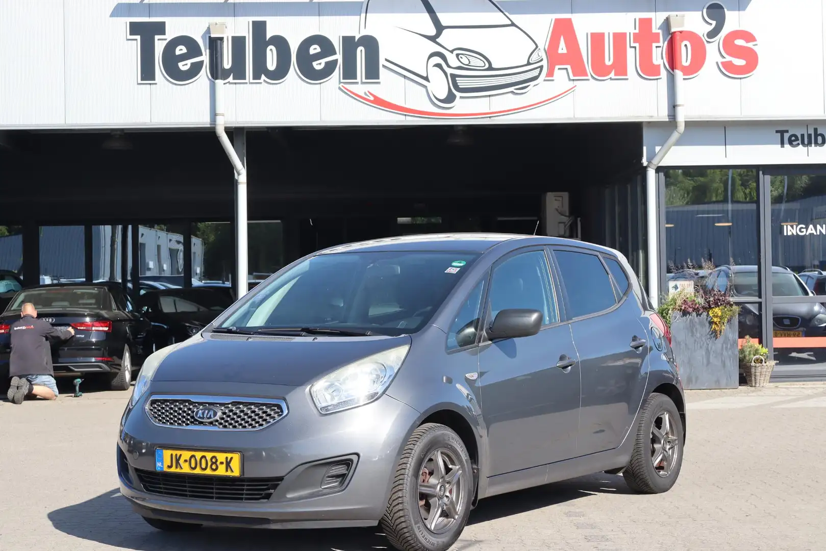 Kia Venga 1.4 CVVT X-tra Navigatie, Airco, Elektrische ramen Grijs - 1