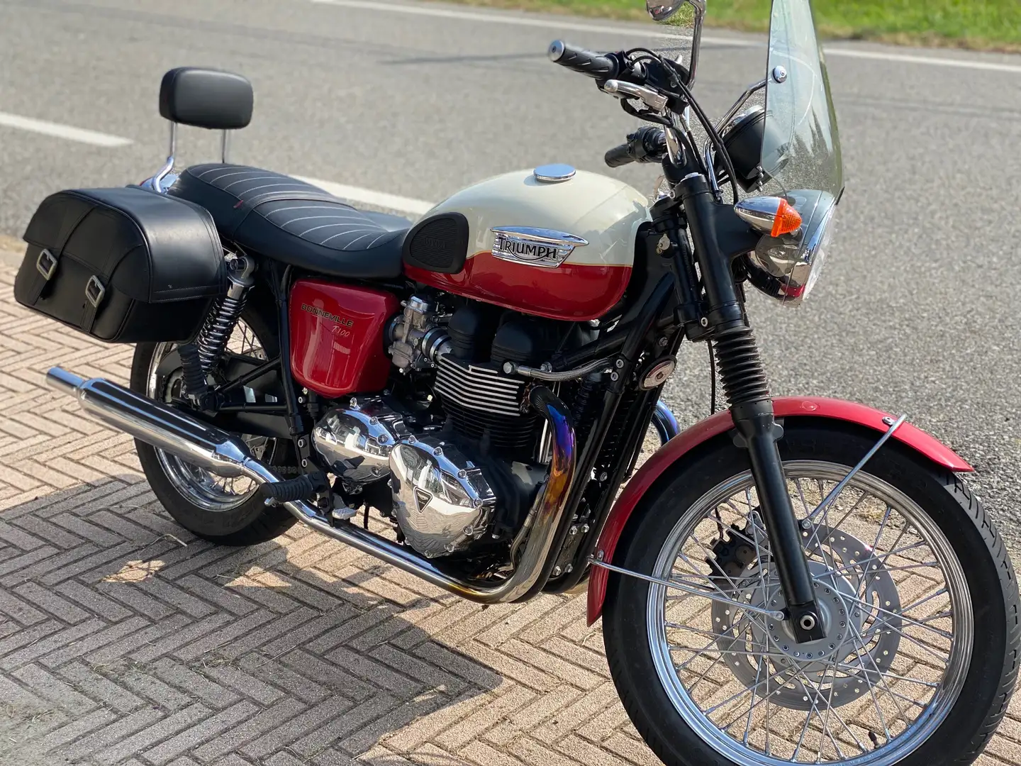Triumph Bonneville T100 Piros - 1