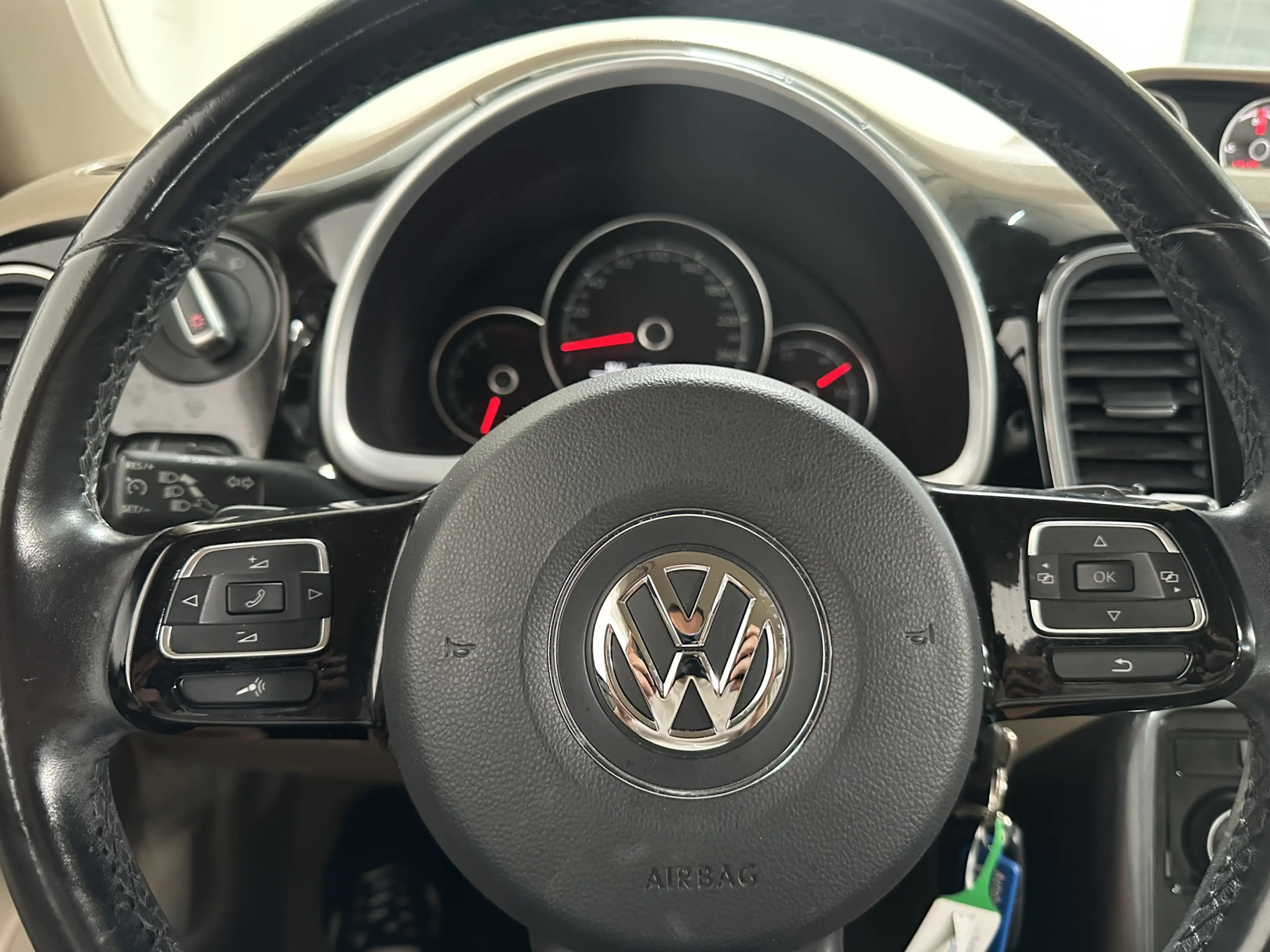 Volkswagen Beetle 1.2 TSI Design BlueMotion CLIMA / CRUISE / NAVI / — photo 9