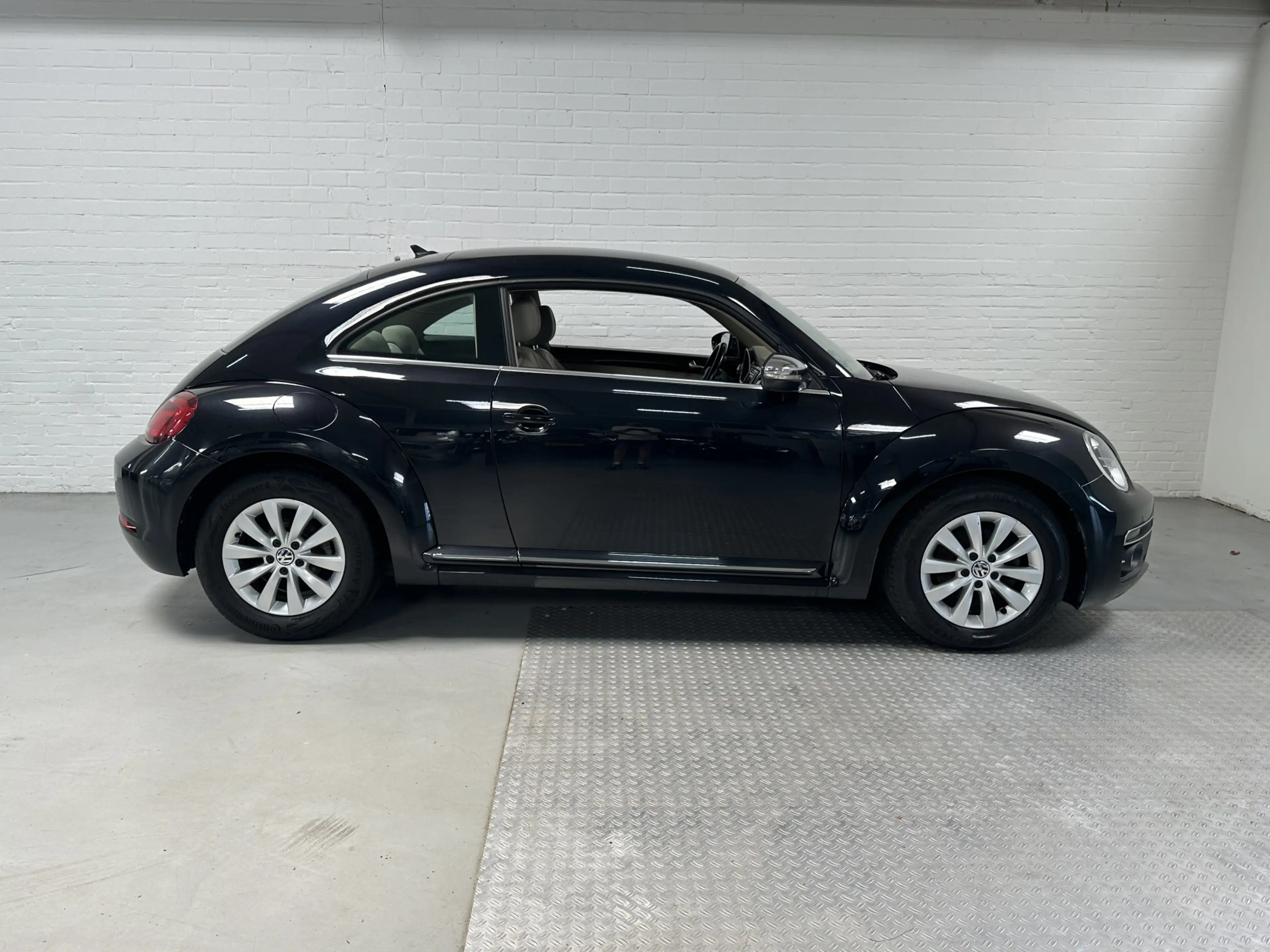 Volkswagen Beetle 1.2 TSI Design BlueMotion CLIMA / CRUISE / NAVI / — photo 3