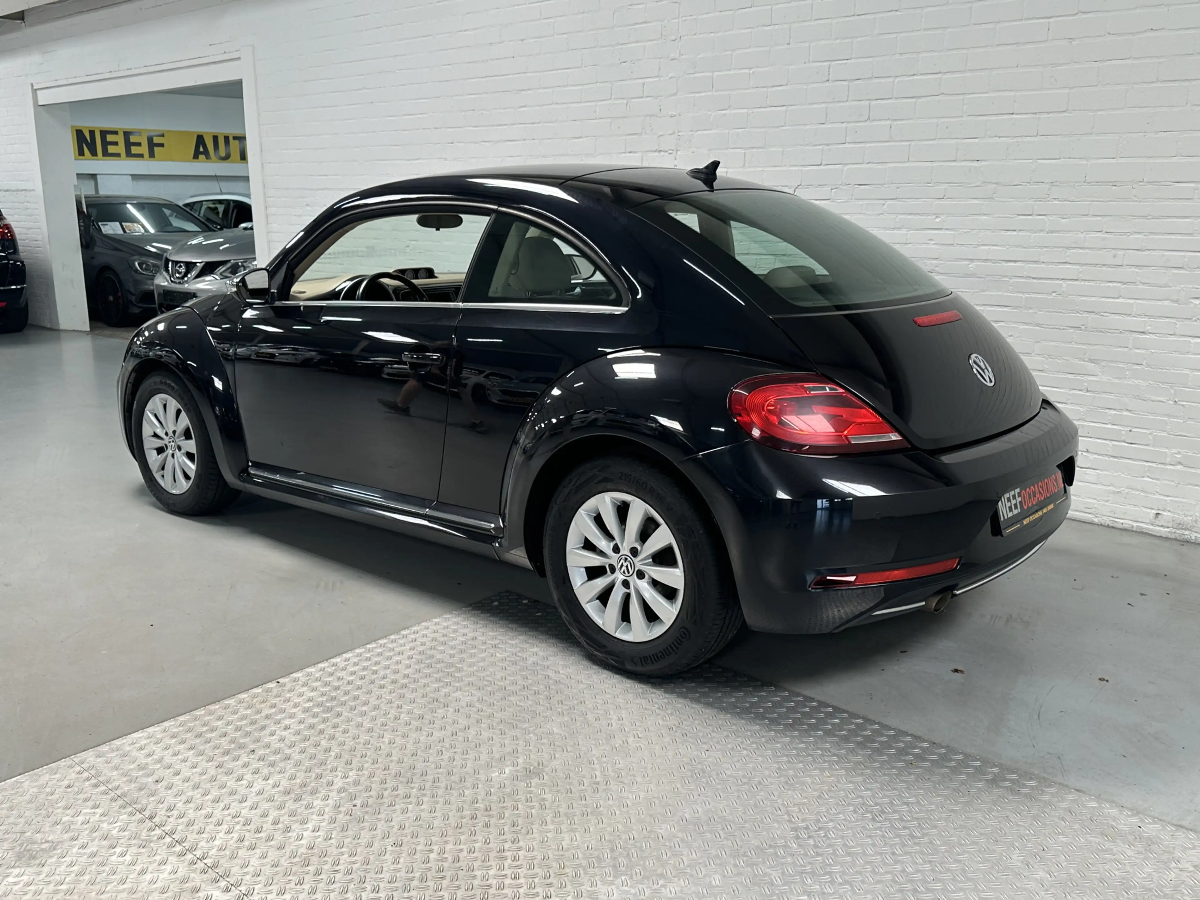 Volkswagen Beetle 1.2 TSI Design BlueMotion CLIMA / CRUISE / NAVI / — photo 6
