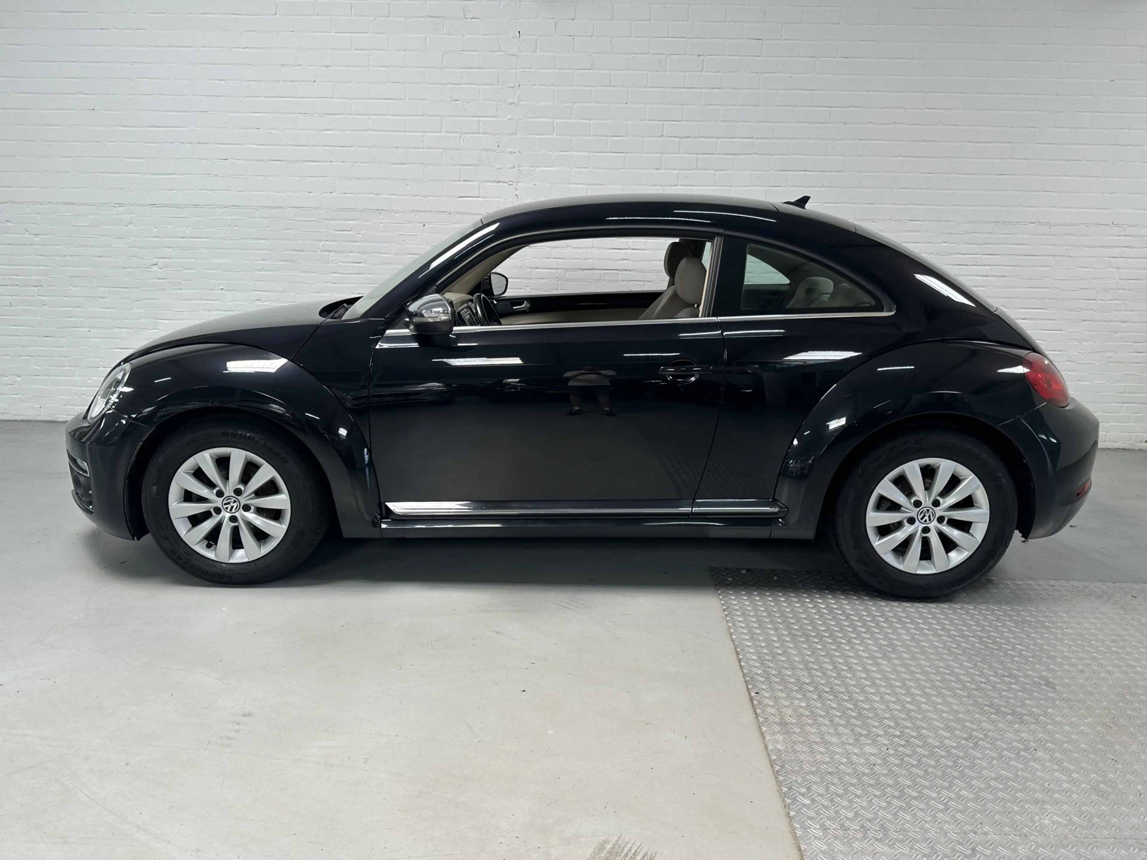 Volkswagen Beetle 1.2 TSI Design BlueMotion CLIMA / CRUISE / NAVI / — photo 4