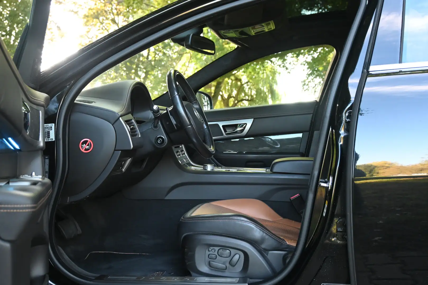 Jaguar XF XFR 5.0 V8 S/C Noir - 2