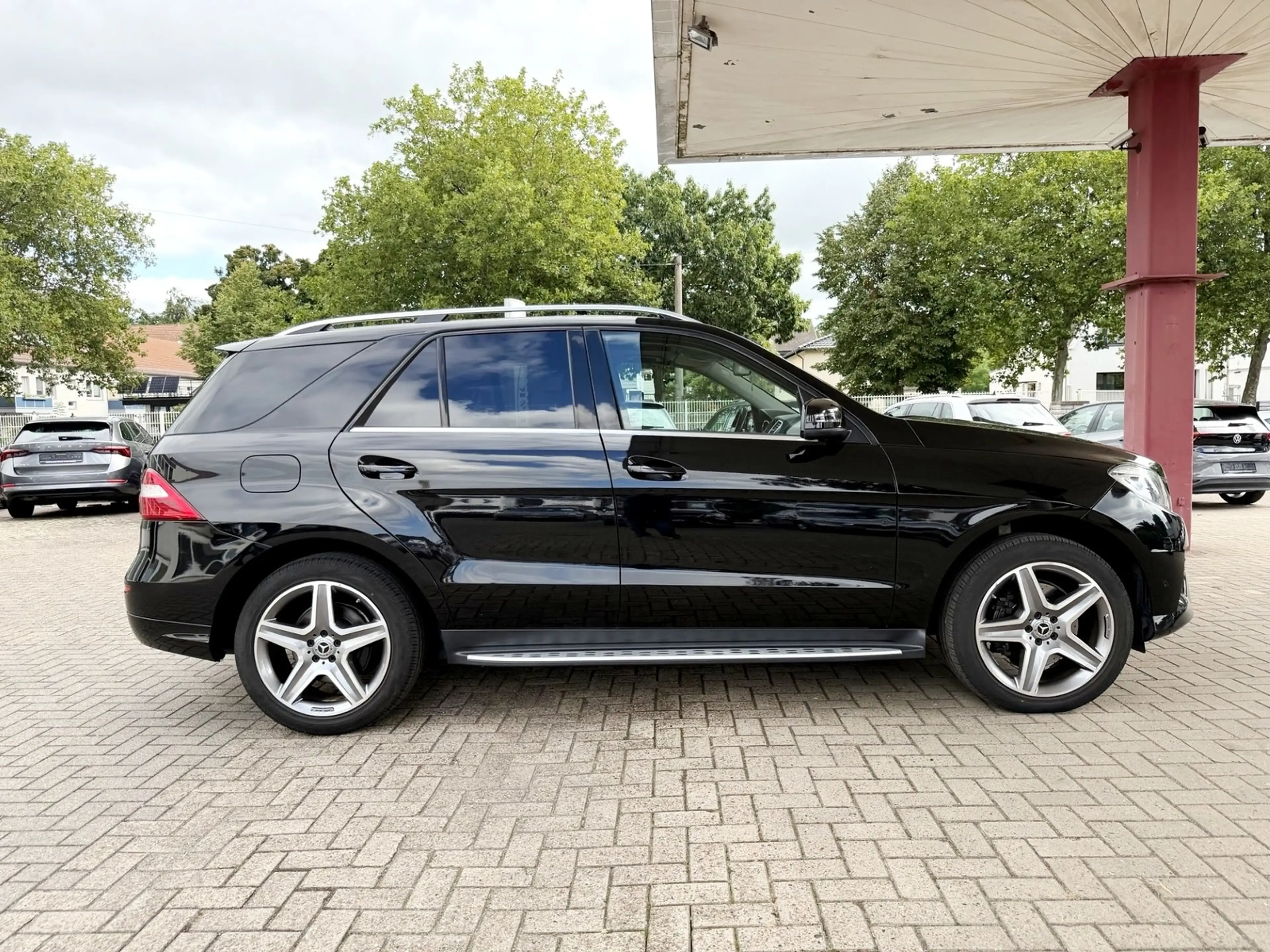 Mercedes-Benz ML 350 CDI AMG LINE/COMAND/SSD/KAMERA/LEDER — photo 5