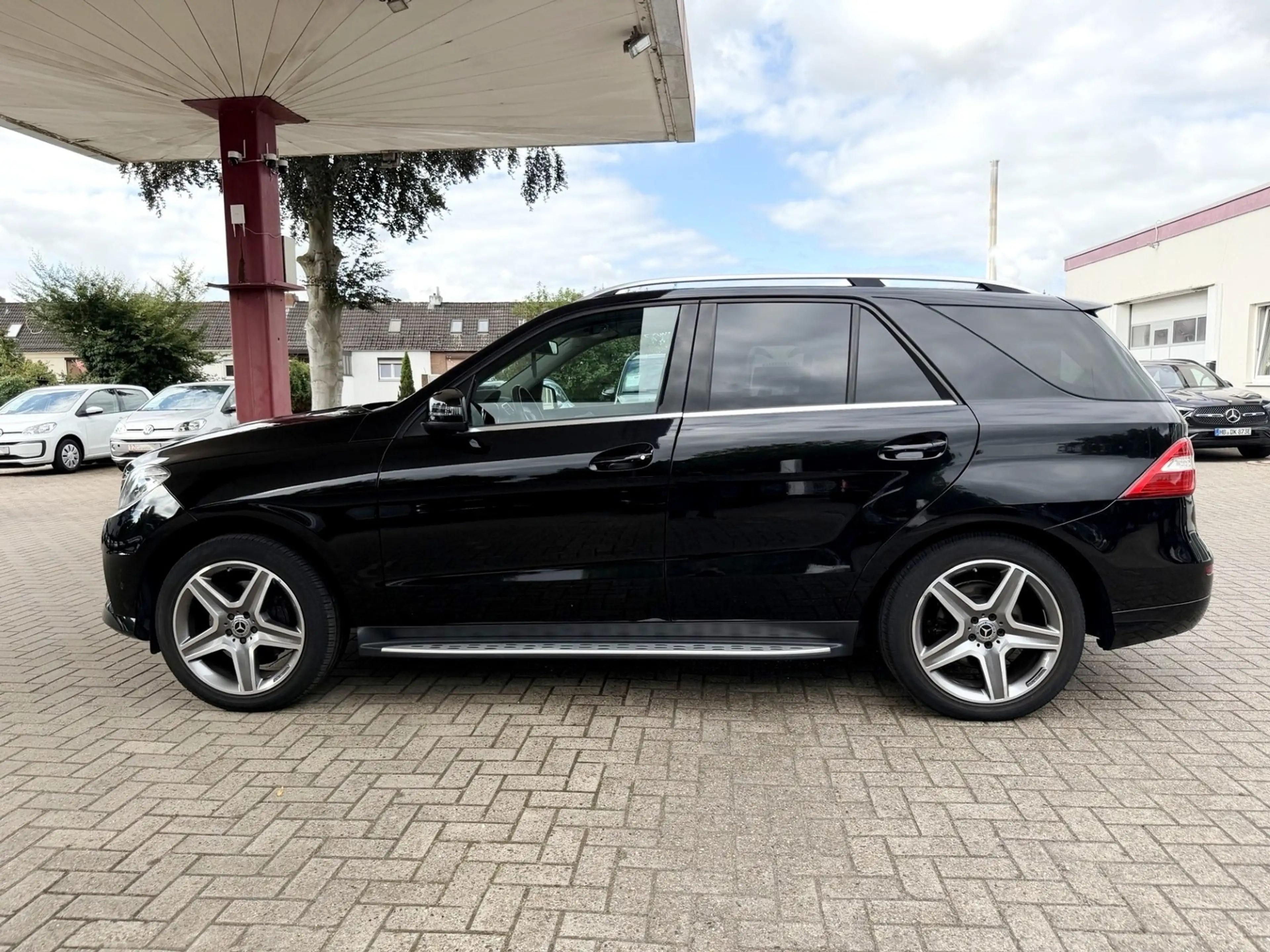 Mercedes-Benz ML 350 CDI AMG LINE/COMAND/SSD/KAMERA/LEDER — photo 6