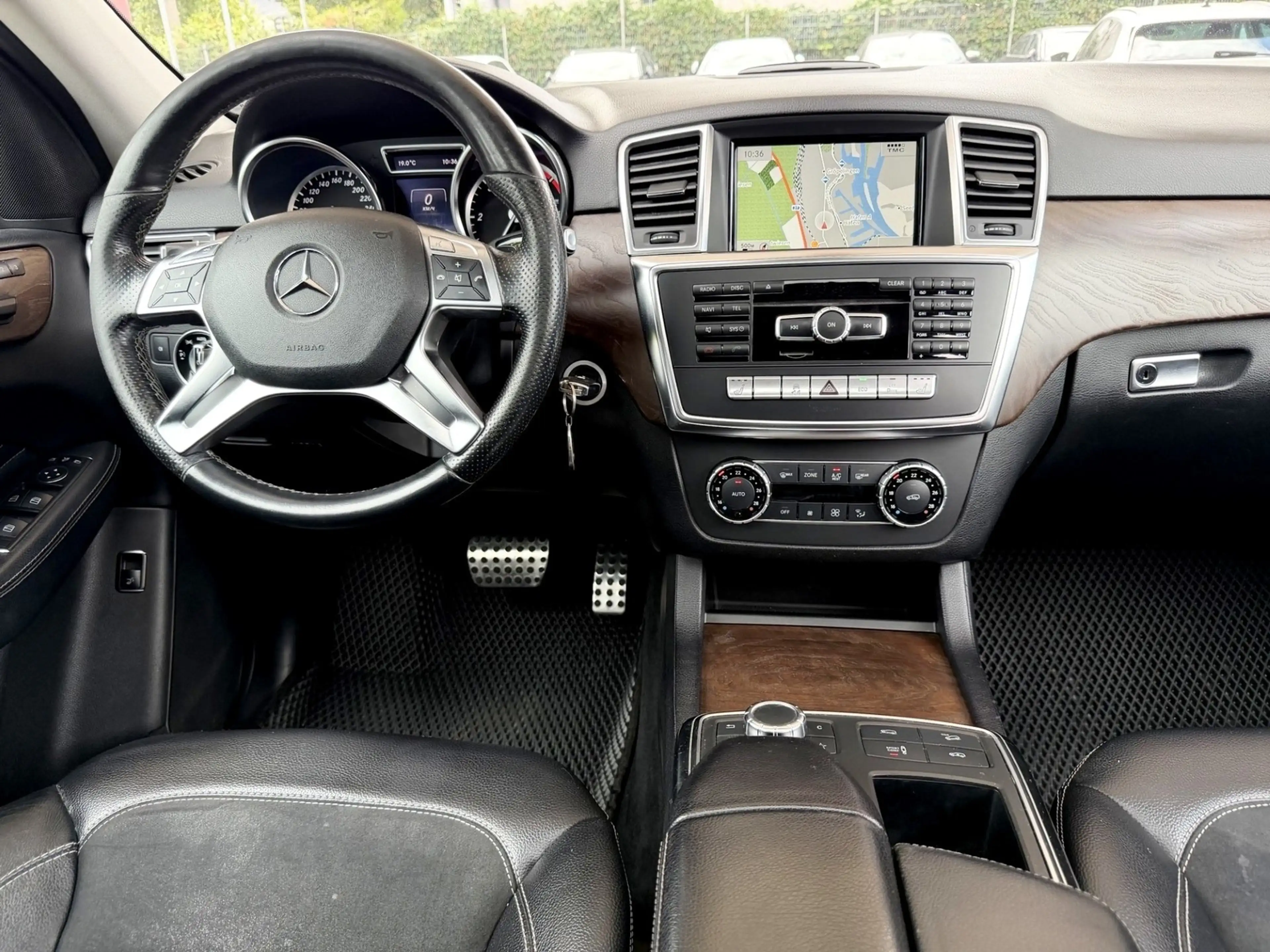 Mercedes-Benz ML 350 CDI AMG LINE/COMAND/SSD/KAMERA/LEDER — photo 12