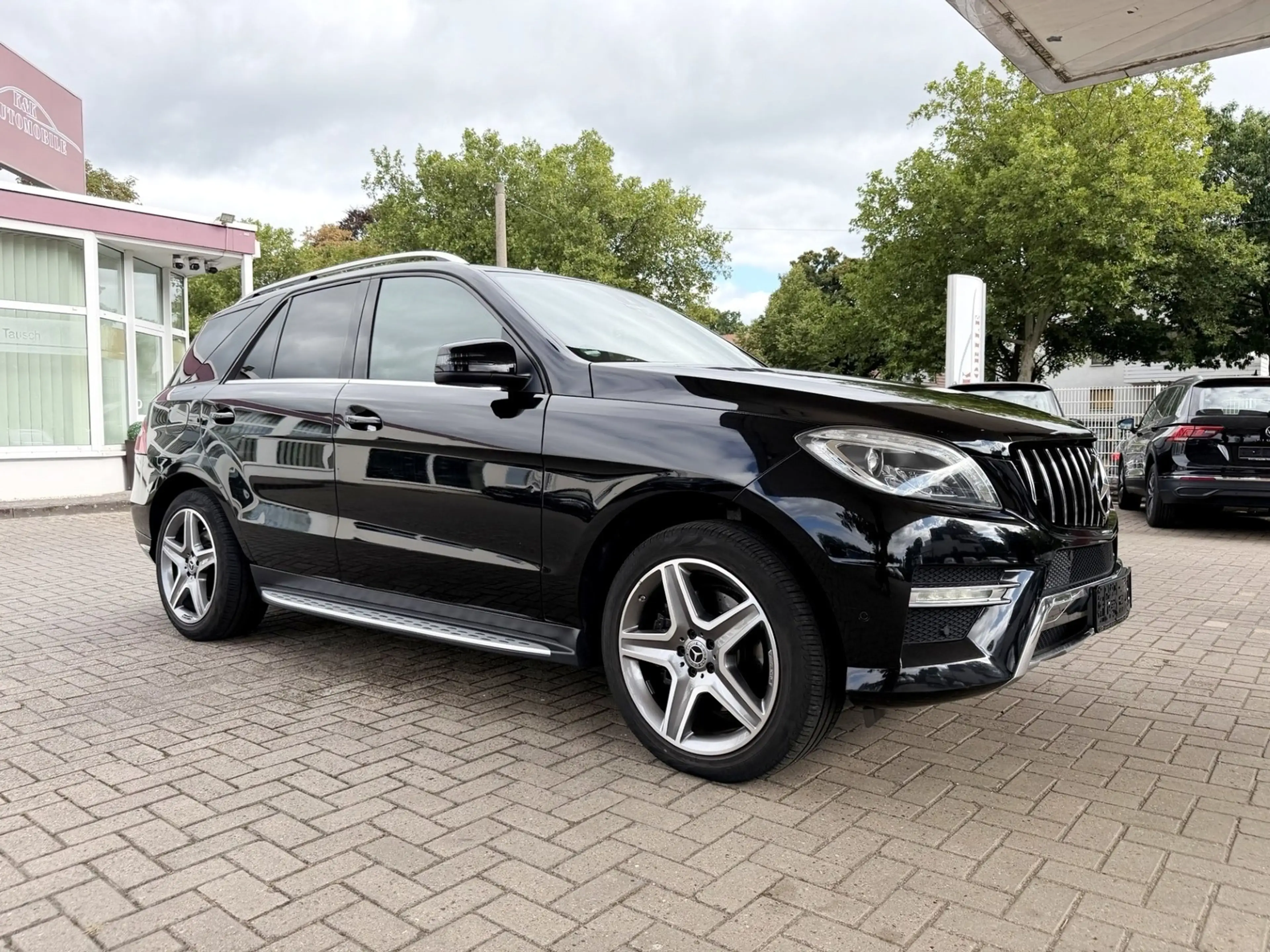 Mercedes-Benz ML 350 CDI AMG LINE/COMAND/SSD/KAMERA/LEDER