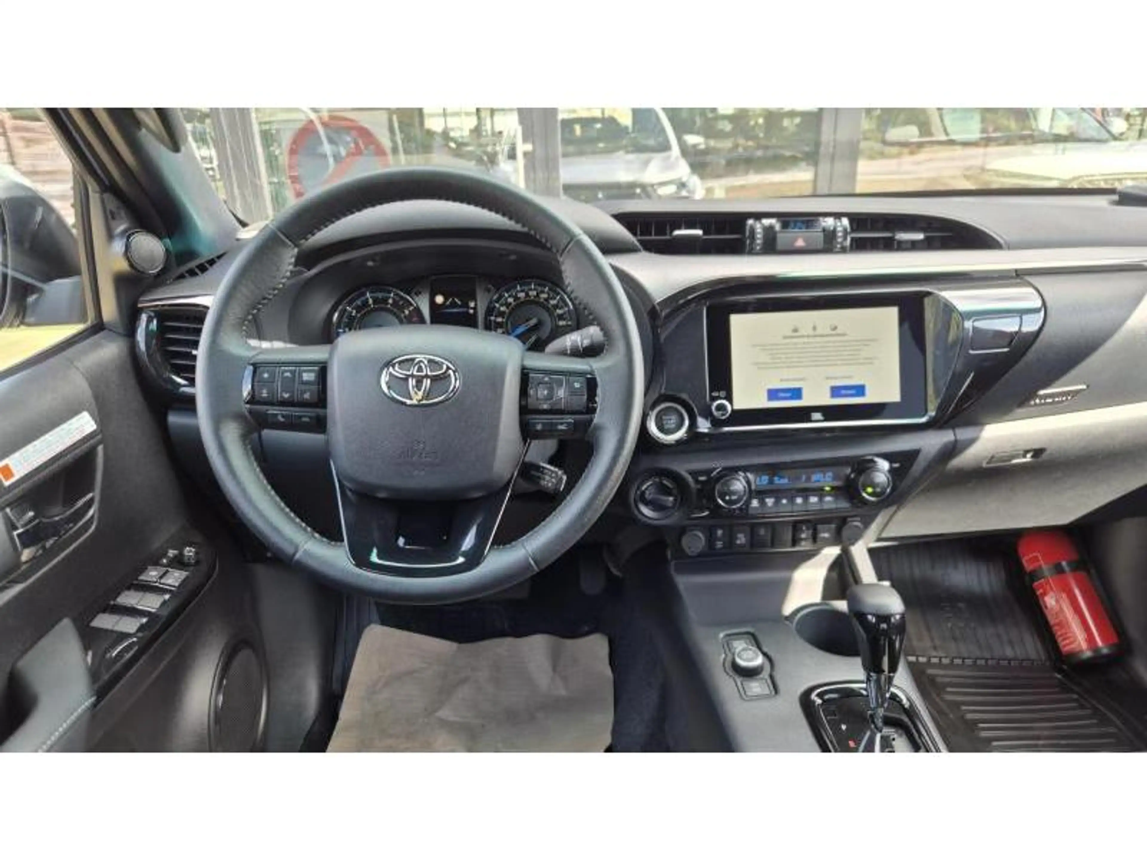 Toyota Hilux Incvincible — photo 3