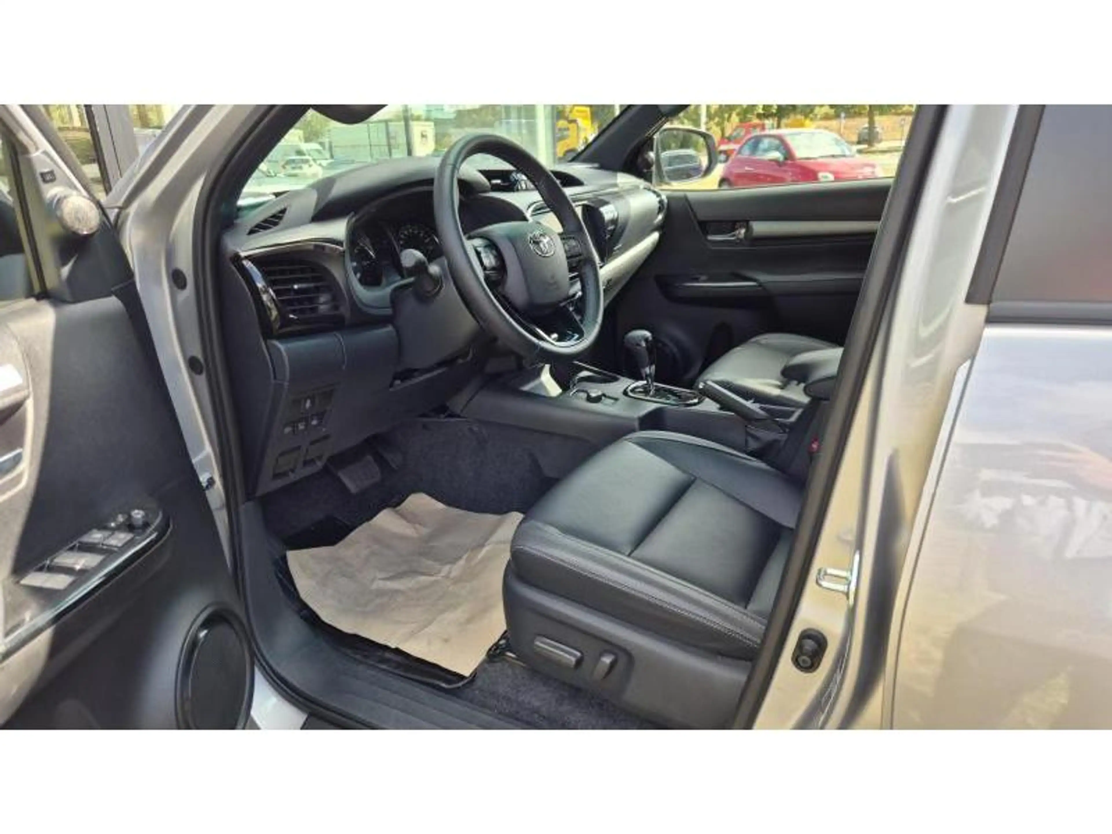 Toyota Hilux Incvincible — photo 4