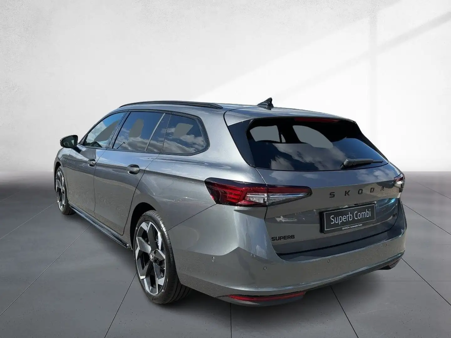 Skoda Superb Combi Sportline 2,0 TSI DSG 4x4 PANO AHZV Gris - 2