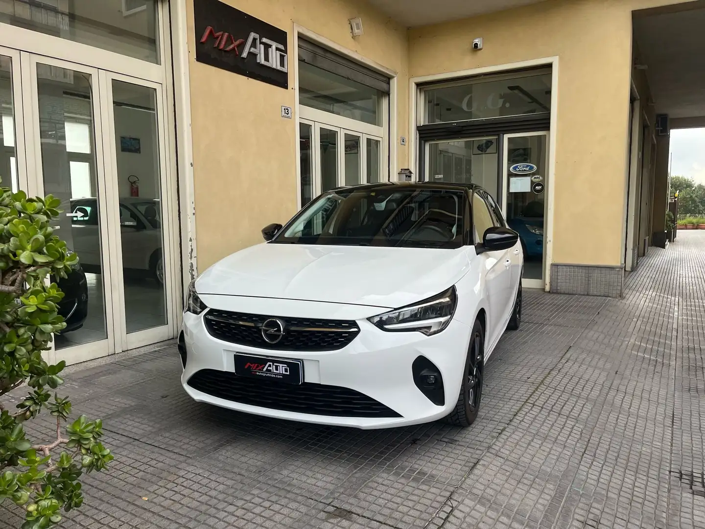 Opel Corsa Corsa 1.5 Edition s Bianco - 1