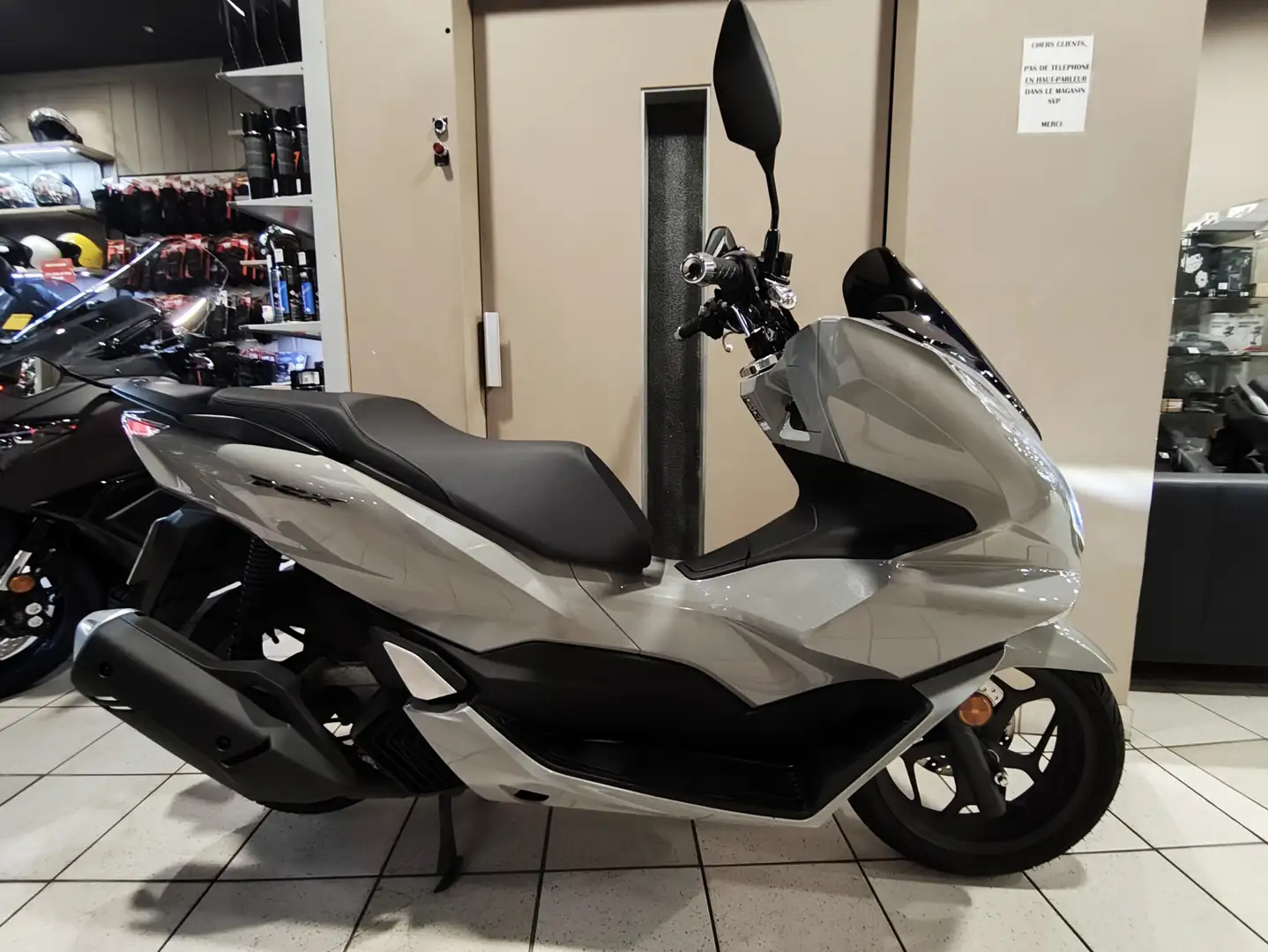 Honda PCX 125 Gris - 1