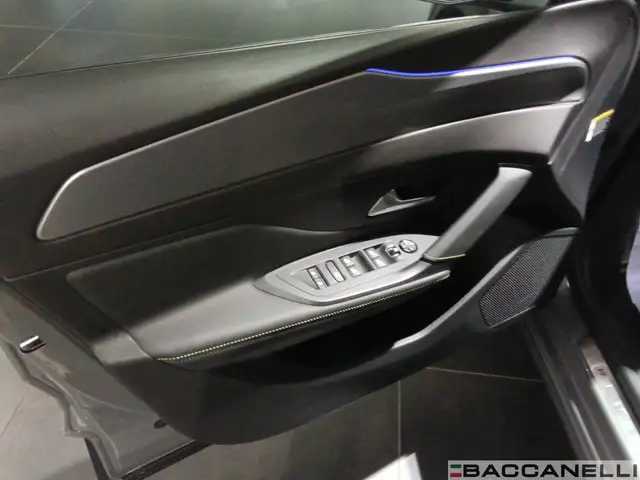 Peugeot 408 view 11