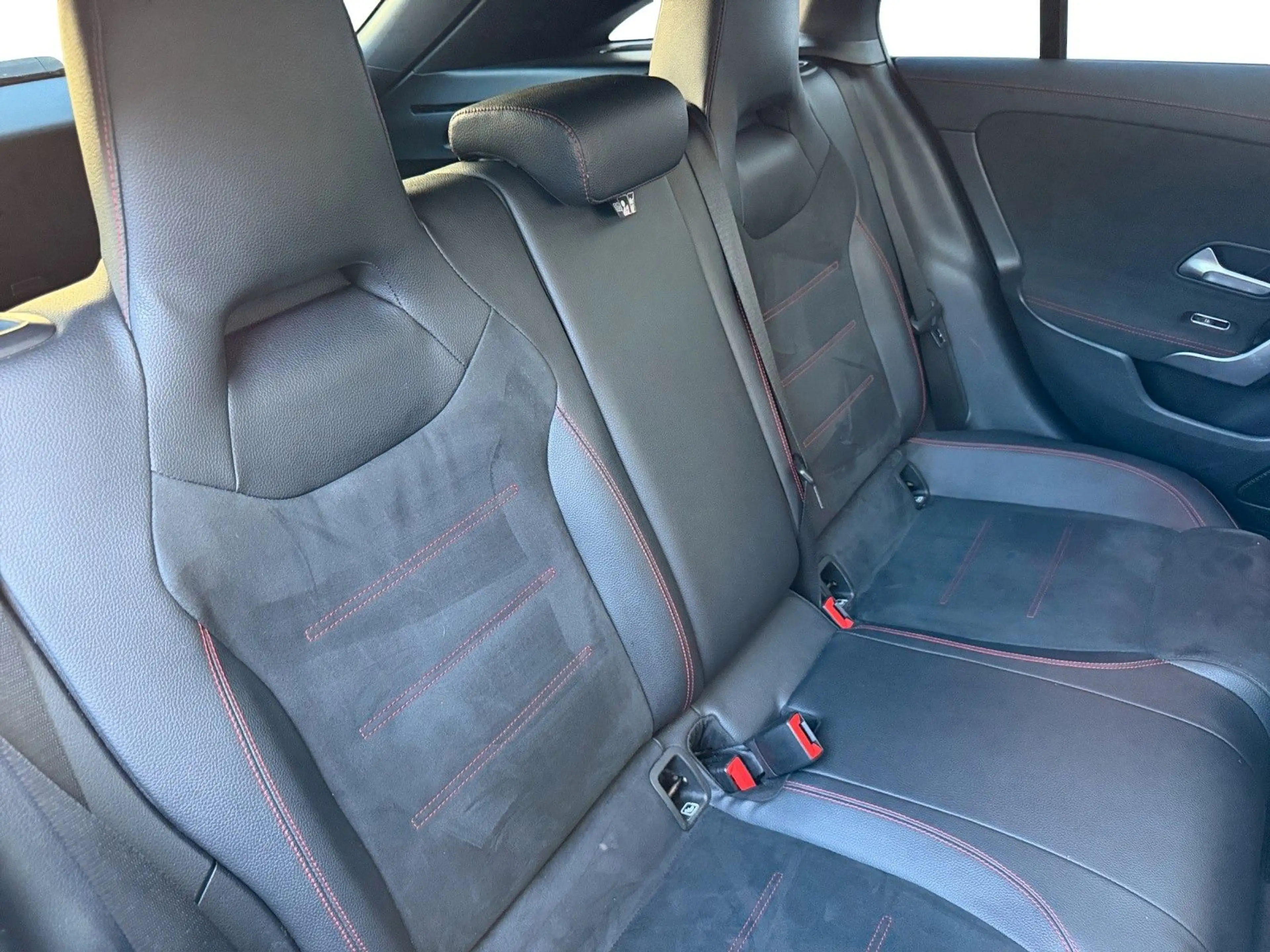 Mercedes-Benz CLA 220 CLA 200 Shooting Brake AMG LINE+Burmester+ Pano+ — photo 11
