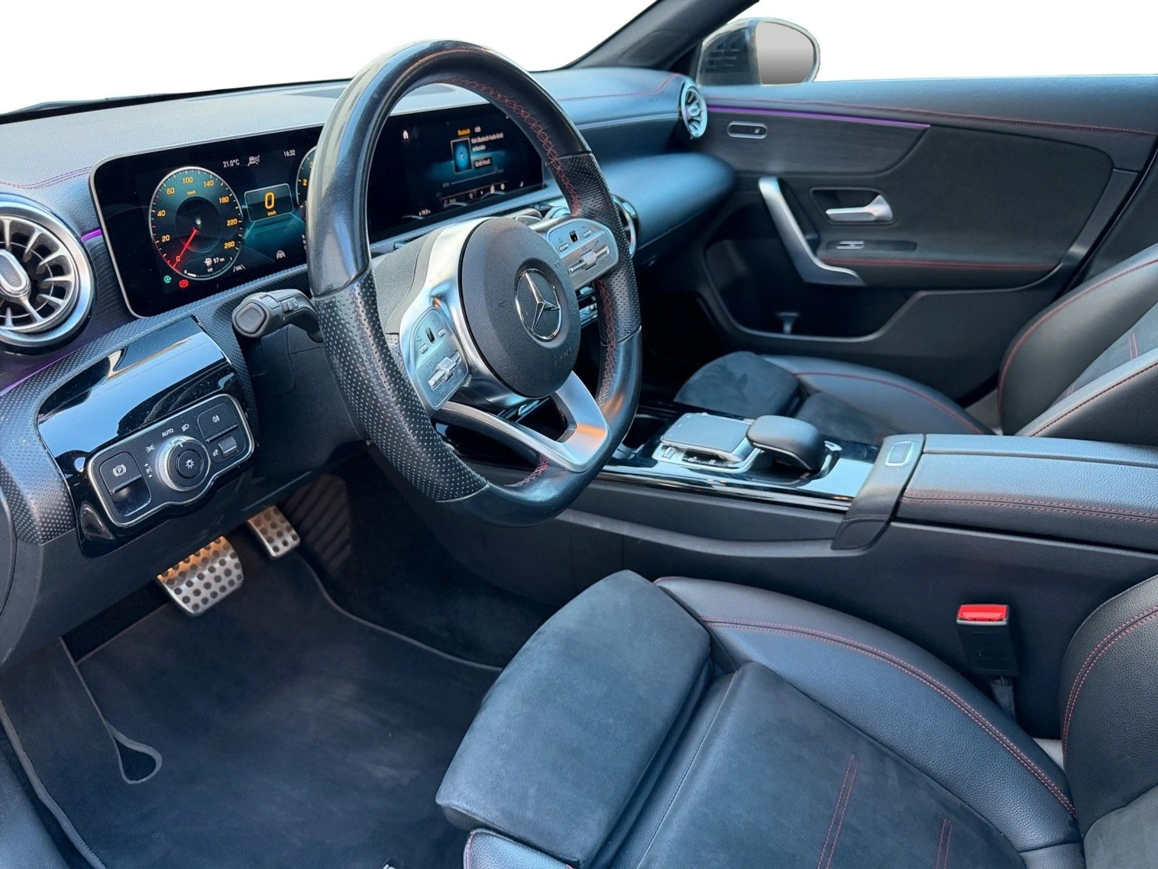 Mercedes-Benz CLA 220 CLA 200 Shooting Brake AMG LINE+Burmester+ Pano+ — photo 8