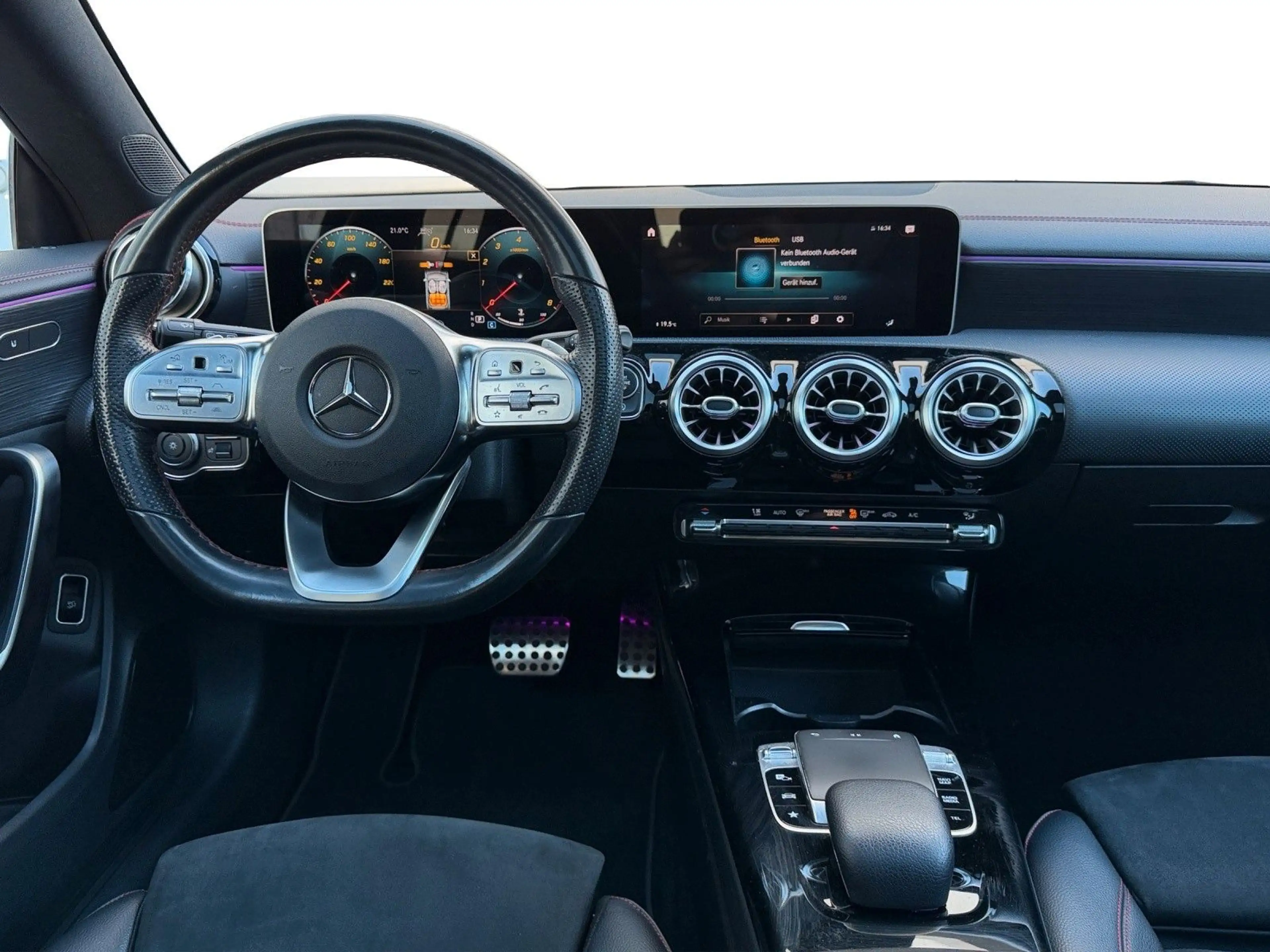 Mercedes-Benz CLA 220 CLA 200 Shooting Brake AMG LINE+Burmester+ Pano+ — photo 7