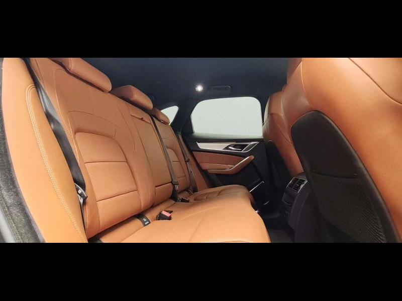 Jaguar F-Pace P400 AWD Auto R-Dynamic S — photo 7