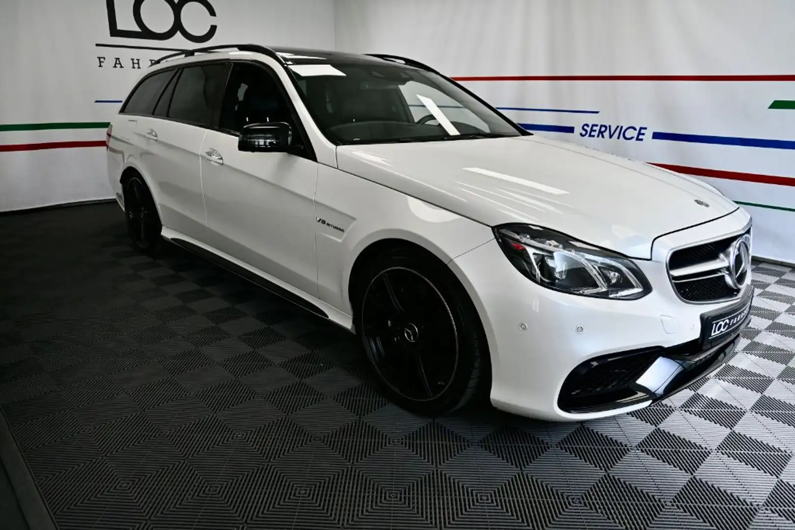 Mercedes-Benz E 63 AMG T 4Matic AMG *Night+Driver+Pano+Keyless+Harman* Weiß - 1
