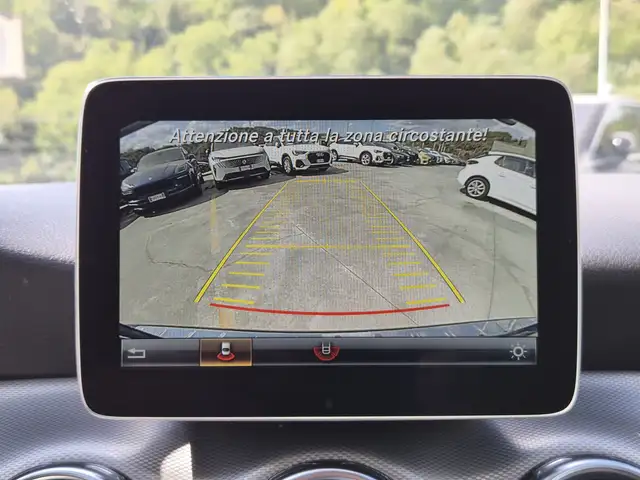Mercedes-Benz Gla view 13
