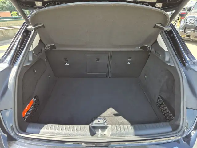 Mercedes-Benz Gla view 10
