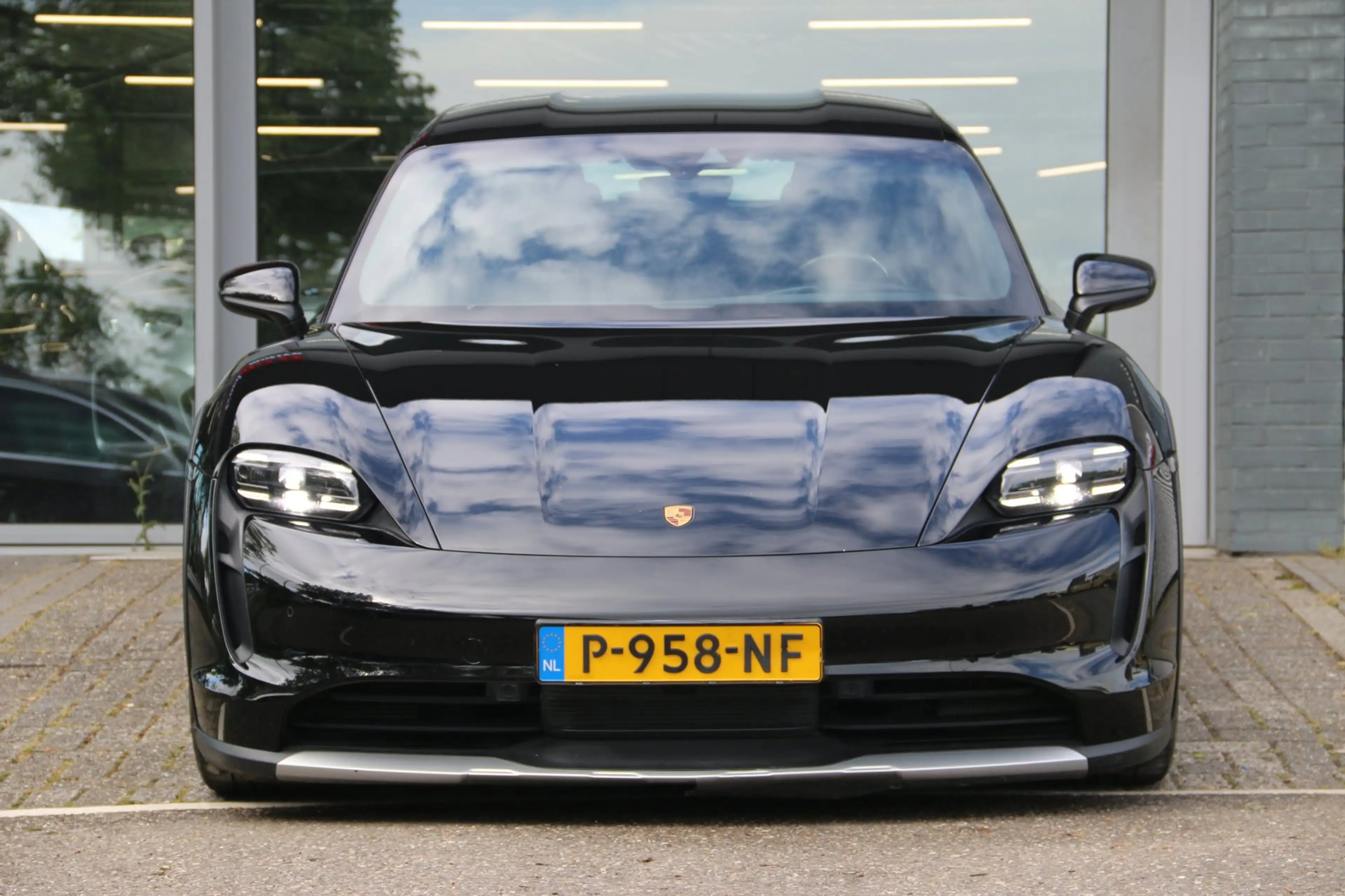 Porsche Taycan Cross Turismo 4 93 kWh DEALER OND. BTW AUTO! — photo 3