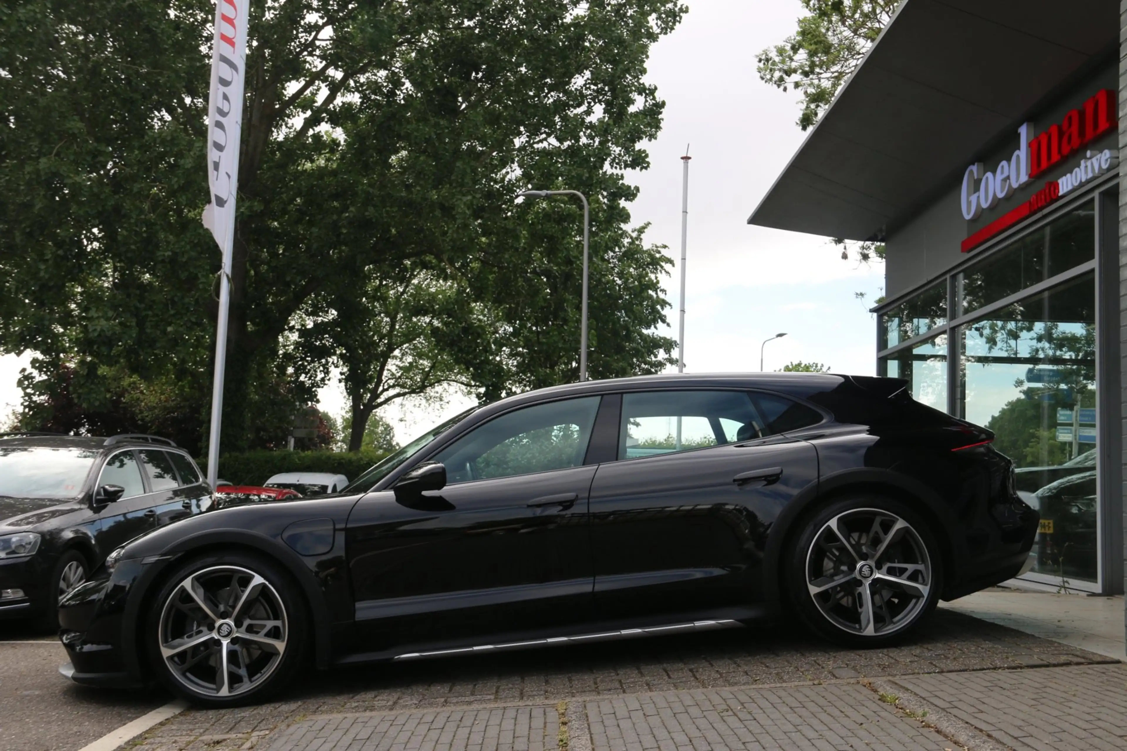 Porsche Taycan Cross Turismo 4 93 kWh DEALER OND. BTW AUTO! — photo 4