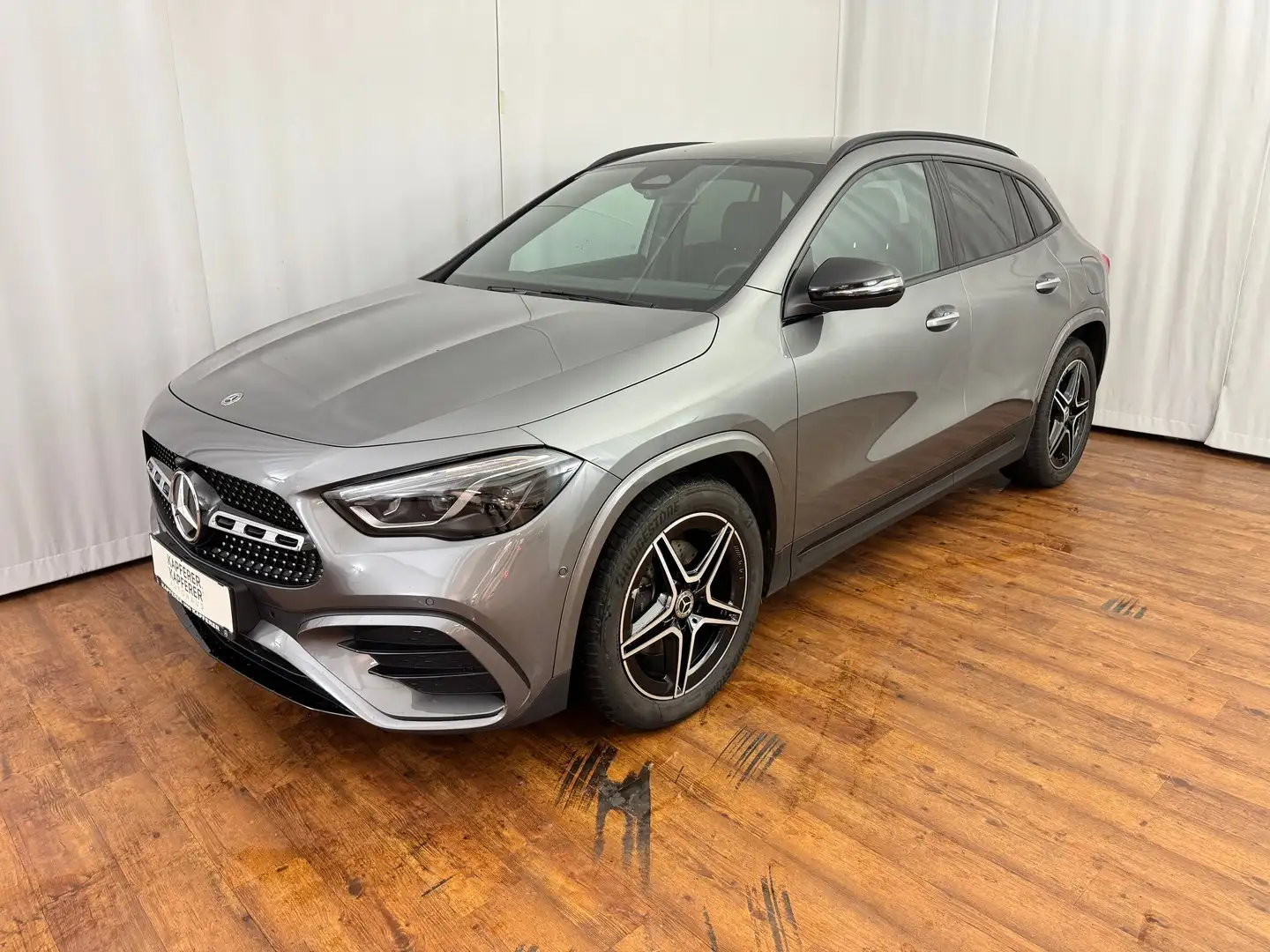 Mercedes-Benz GLA 200 200 d 4matic Entry Aut. Grau - 1