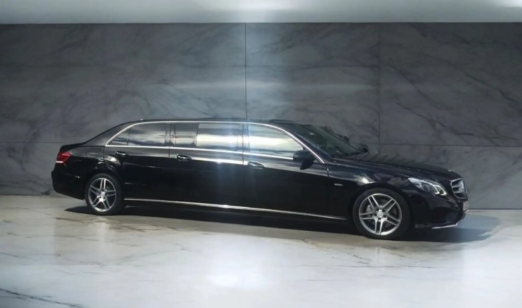 Mercedes-Benz E 350 *BINZ*6-TÜRER*STRETCHLIMOUSINE*2-2-3 SITZE* Negro - 1