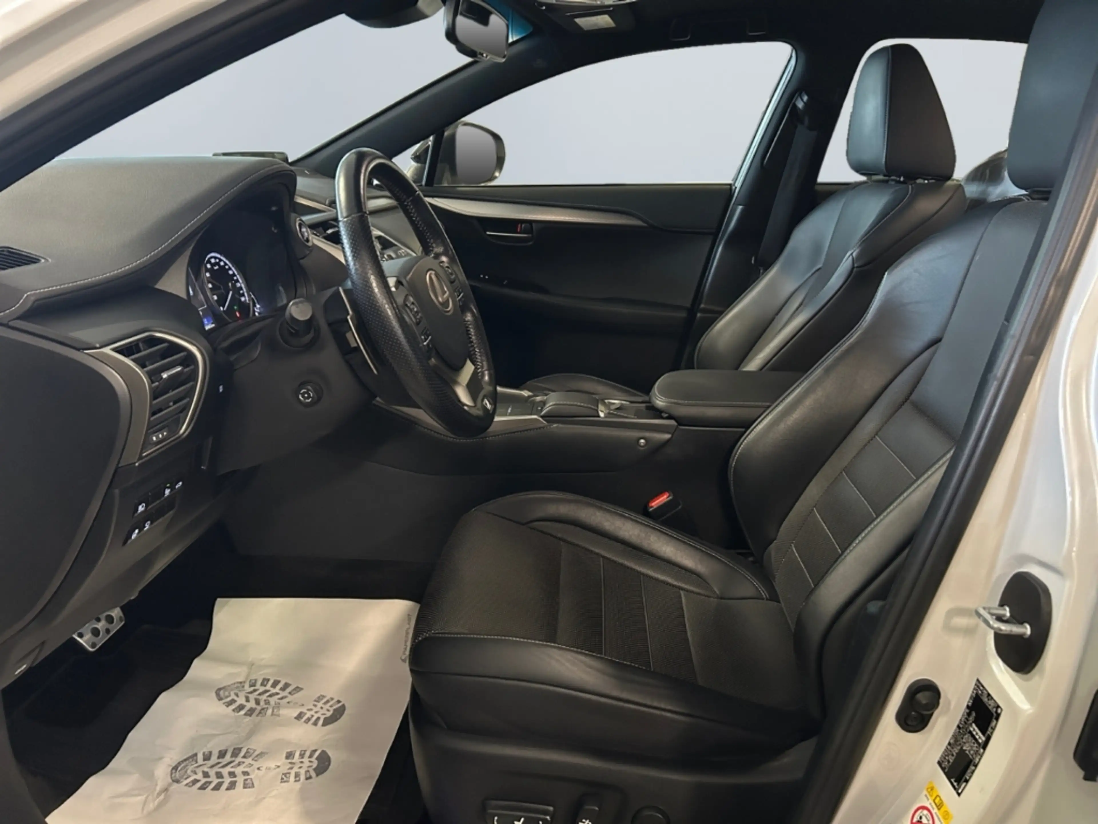 Lexus NX 300h E-FOUR F SPORT *Matrix*360°*HUD*Levinson* — photo 9