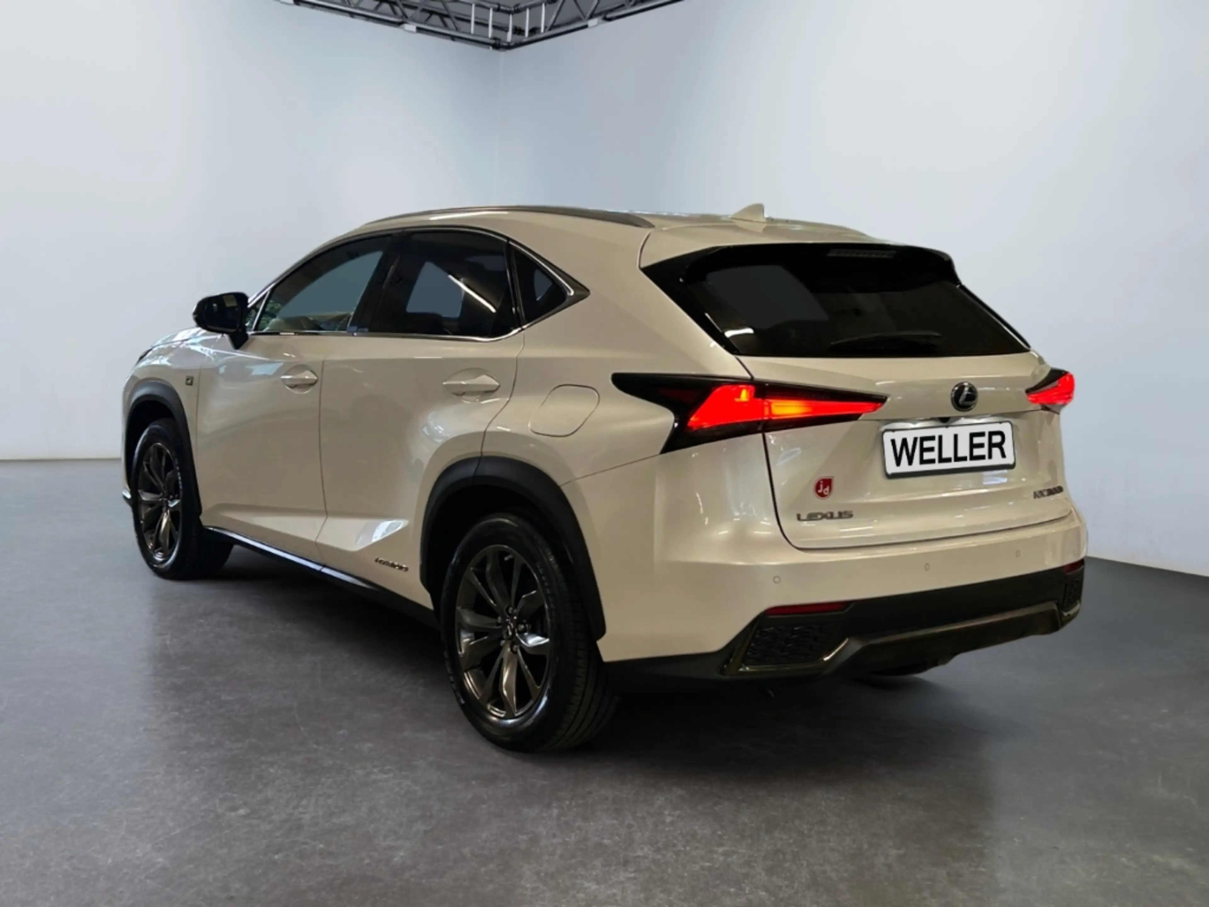 Lexus NX 300h E-FOUR F SPORT *Matrix*360°*HUD*Levinson* — photo 7