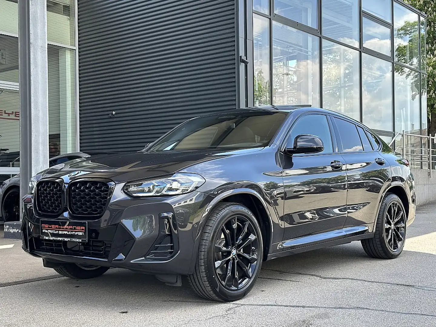 BMW X4 xDrive20i M-Paket Aut. Grau - 2